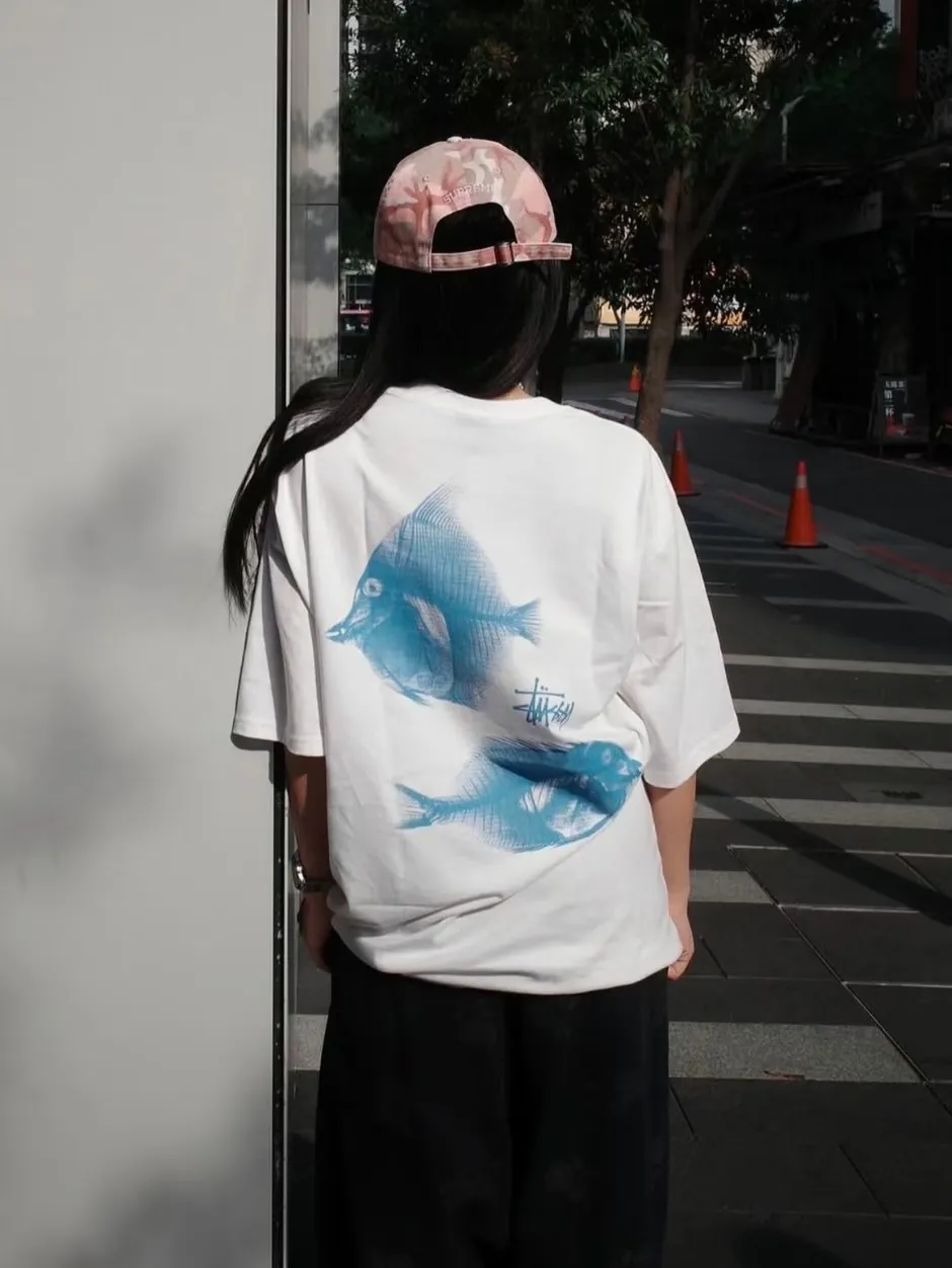 Fishbone T-shirt STUSSY SS25 X-RAY FISHIN TEE Fish X-ray printed pattern short sleeves black and white S- XL
