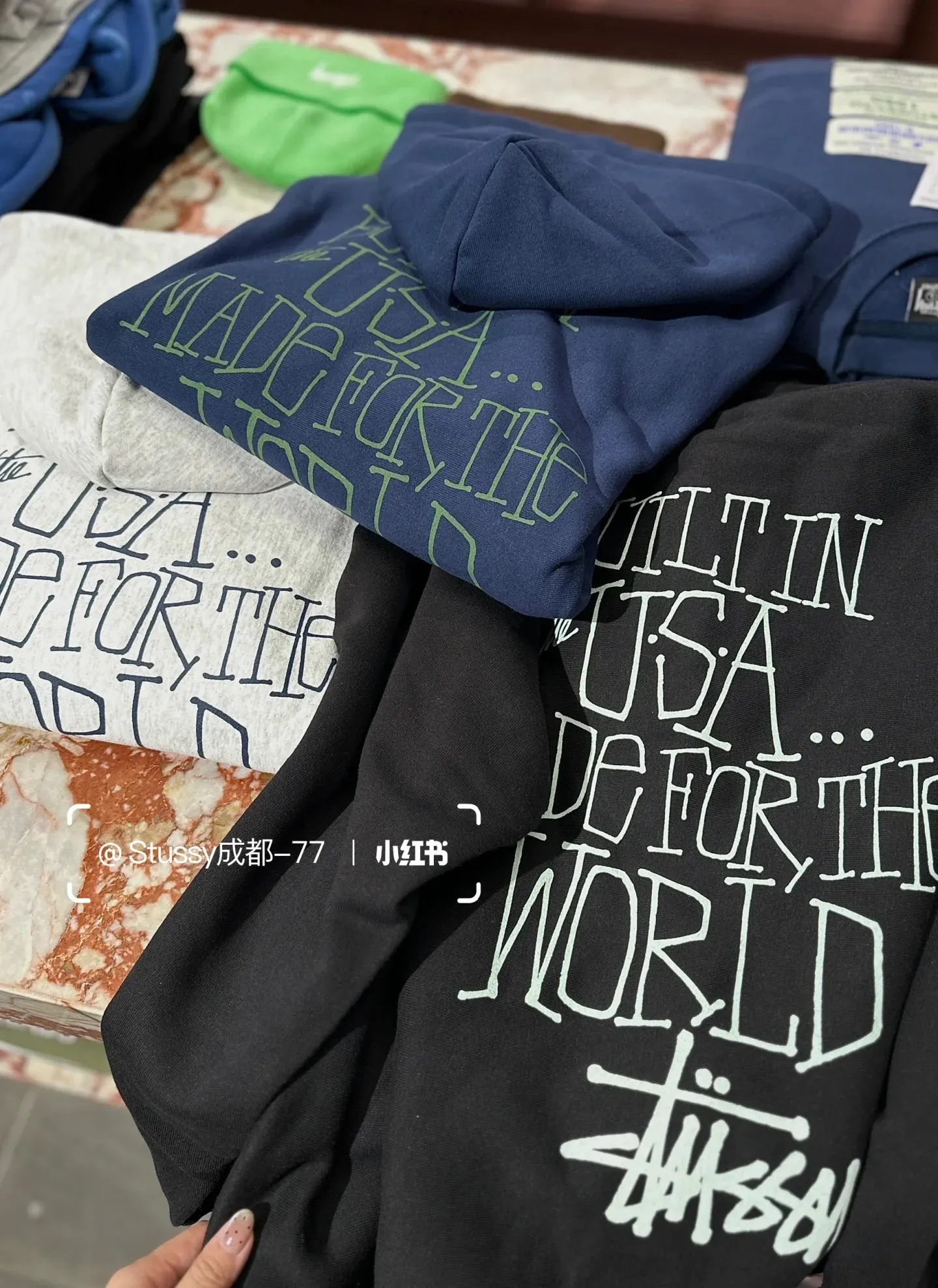 Graffiti word sweatshirt Stussy FW24 BUILT IN USA HOODIE English logo on the back plus velvet hooded sweatshirt/hoodie black gray dark blue S-XL
