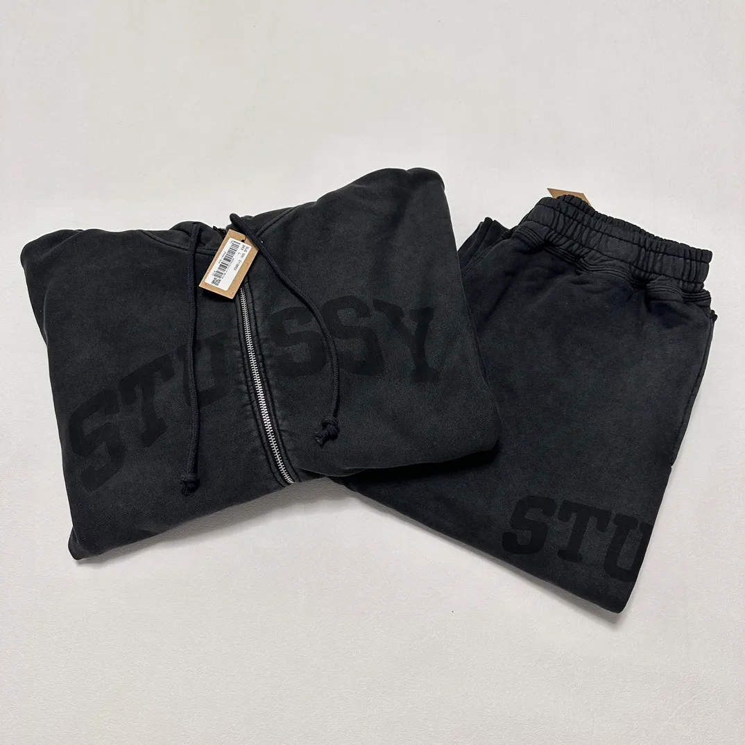 There’s a set! Washed fleece sweatshirt + washed fleece sweatpants! Washed zipper sweatshirt STUSSY FW24 FADED GRAPHIC ZIP UP HOODED Distressed washed and velvet zipper sweatshirt S-XL