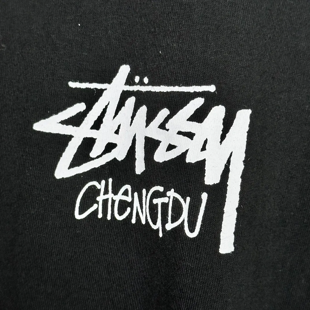 Chengdu limited TEE STUSSY FW24 CHENGDU TEE classic words Chengdu limited short sleeves black and white S-XL
