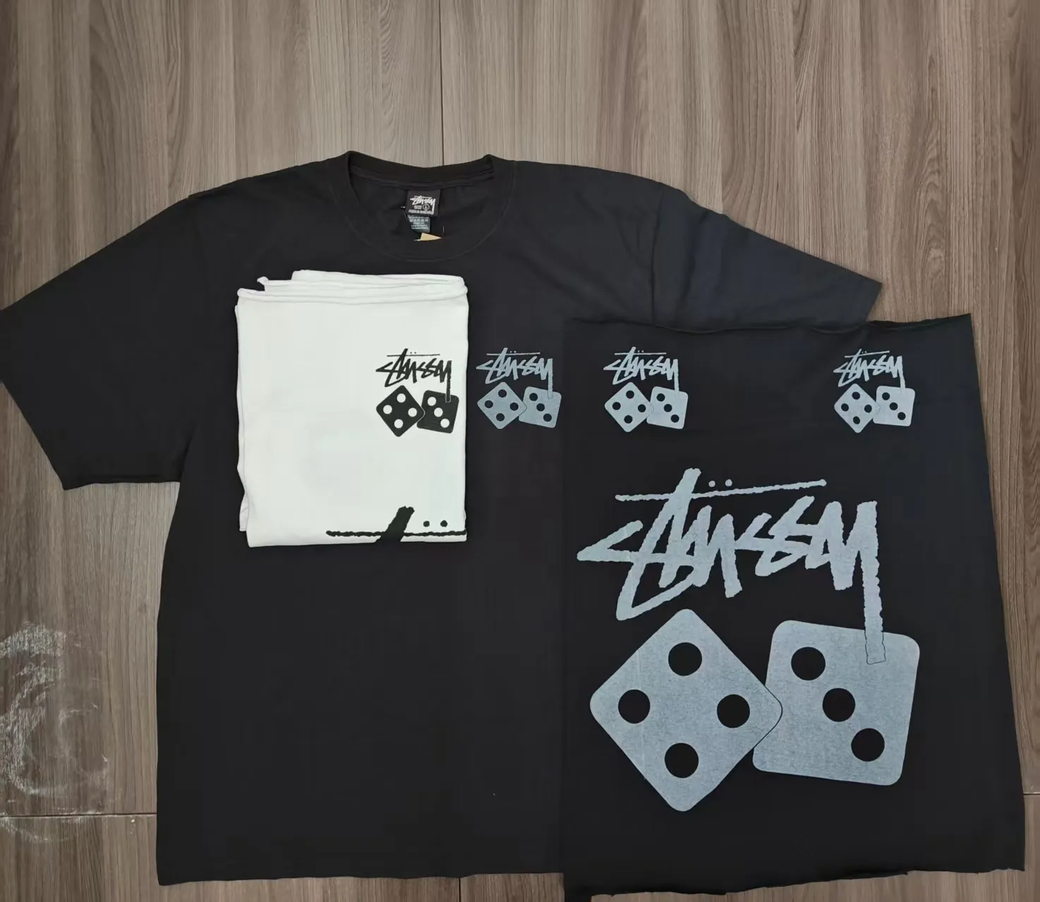 ZP pattern making: The dice element is one of STUSSY’s signature LOGOs, interesting and good-looking. The fabric is also made of linen and cotton cylindrical cloth. STUSSY SS25 DICE TEE PIGMENT DYED dice letter pattern printed short-sleeved T-shirt, black, off-white, S-XL