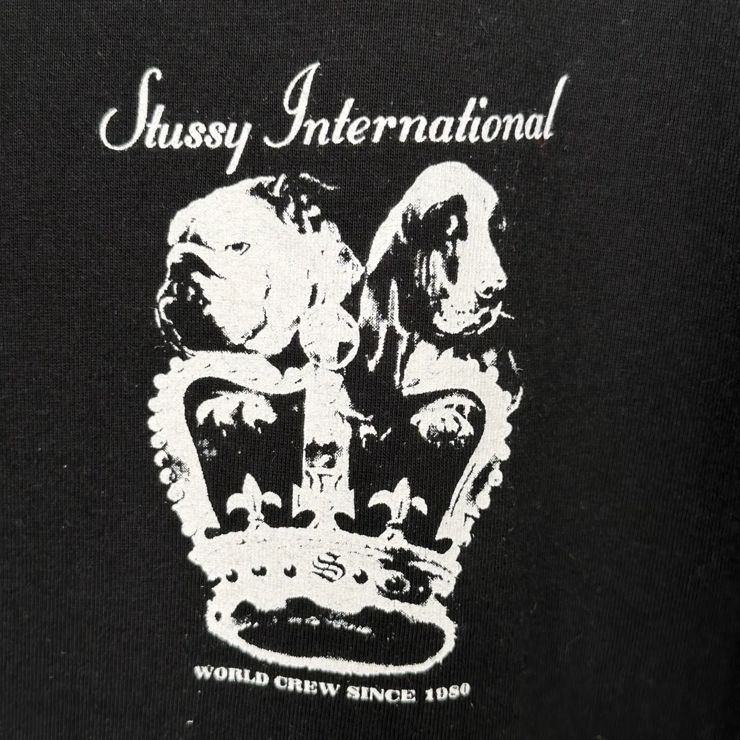 Crown Dog T-shirt STUSSY SS25 DOG CROWN TEE Black and White S- XL