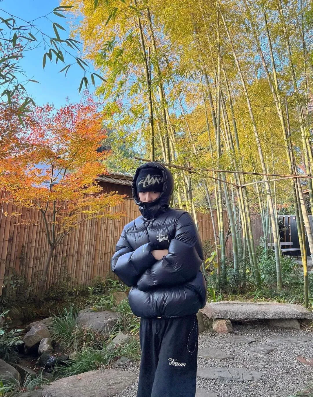 Stussy/Stussy 22Fw classic letter hooded down jacket, black, gray, black and pink, S-XL, filled with national standard 90 velvet/average 450g of velvet. It has a Michelin effect when you put it on. 800 puffs, fluffy and warm, full and light.
