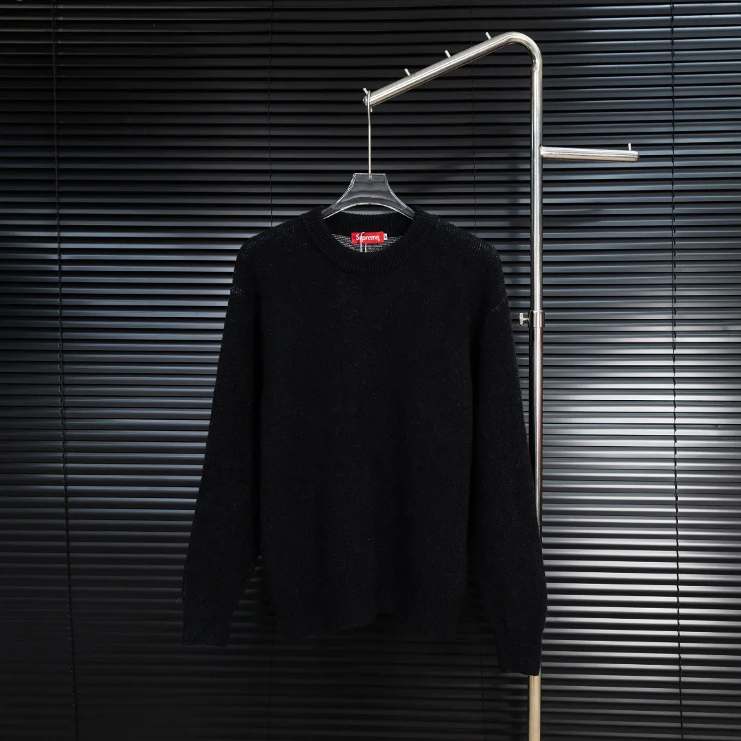 P290 Style: superme trendy cursive embroidered knitted sweater Size: S-XXL Fabric: Wool blend Accessories: Full set of customized original accessories