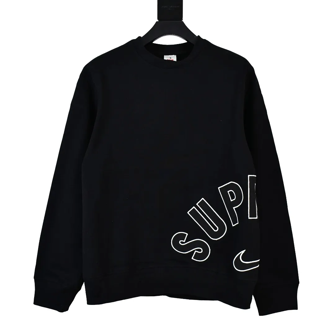 S554💰p290 Top version Supreme Nike Arc Crewneck co-branded embroidered fleece round neck sweatshirt. For those of us who focus on top Supreme, this sweatshirt is naturally available at our fingertips. ZP purchase and pattern making operation 1. Fabric: ZP test, custom weaving and dyeing, pure cotton 460G plus velvet main fabric, horizontal cutting, side stitching 520G 2X2 thread 2. Embroidery: embroidery equipment Behringer BEKS-Y924 machine is used (a level higher than Tajima embroidery machine). The thickness, saturation and size of the embroidery are all consistent. 3. Sewing process: Four-needle and six-thread boneless splicing technology is used in twelve places on the whole garment. Processed by a senior foreign trade factory (cannot be done by ordinary factories) 4. Hem and cuffs: all use 520G non-elastic threads (low-end goods use elastic threads, causing the hem and cuffs to appear wavy) 5. Customized ZP main label/wash water label/tag/packaging bag (equipped with extra large thickened handbag) Size: S~XL