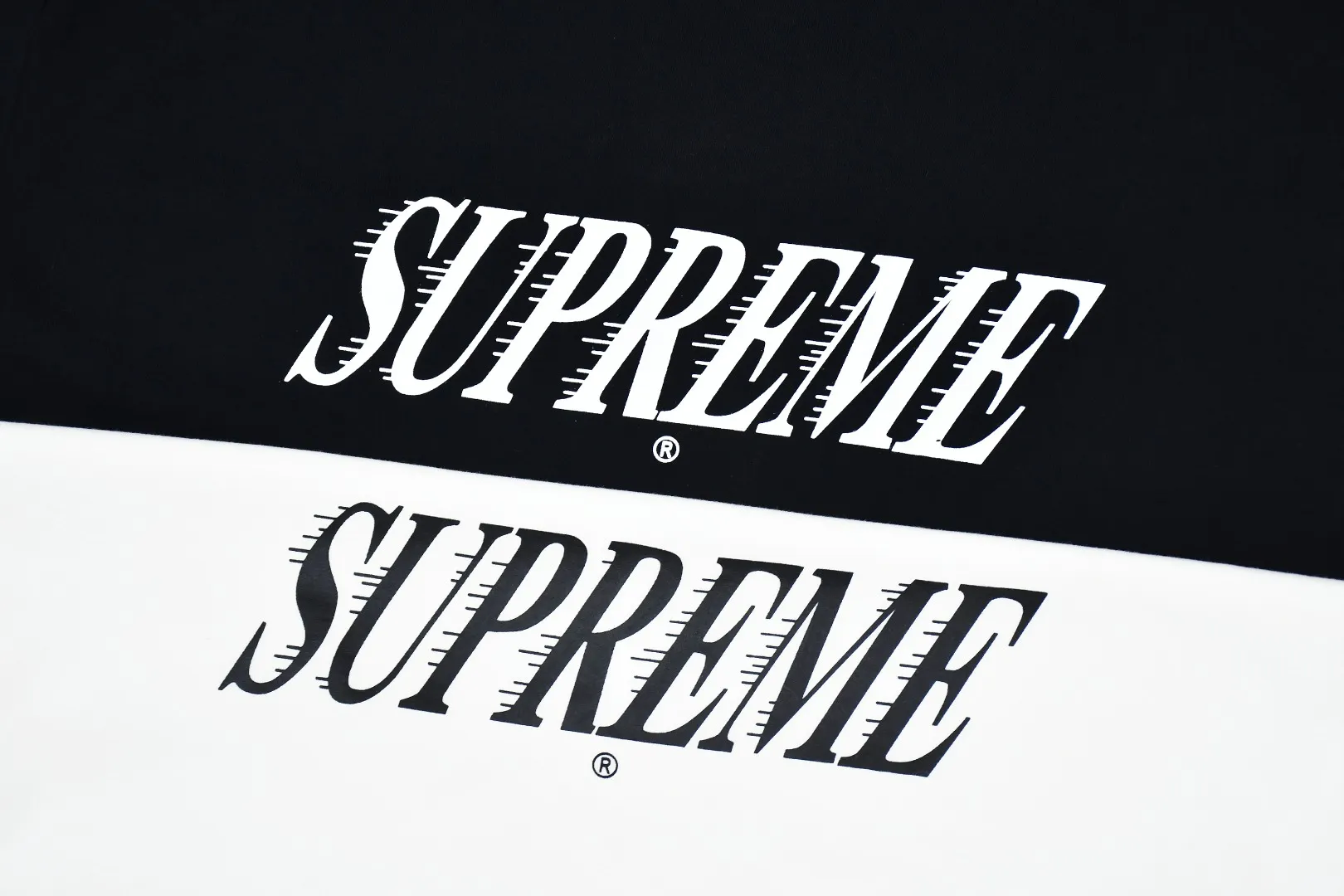 S254💰p130 Supreme 22FW Slap Shot Tee capital letters logo short-sleeved T-shirt. Refuse to look at pictures to make products. Refuse to compare wrong versions. Use cylinder seamless technology (original technology, there are no stitched bones on the side of the clothes, key points of identification) The fabrics are all custom-woven and dyed, 280g weight, 100% cotton, cylindrical fabric. Cylindrical fabric is a knitted fabric woven with a cylinder loom. The needles are distributed in a cylindrical shape on the fuselage. The gray fabric is a large cylinder, which needs to be opened and shaped before it can be used further. There are no slits on the side of the clothes, so there is no washing label on the side of ordinary short-sleeves. There is only one collar label behind the neck. The printing uses thermosetting ink printing imported from Belgium, also known as plastic ink, or self-adhesive ink. Its ingredients are: mainly composed of polyvinyl chloride (PVC) and phthalates, including PVC and phthalates, fixing agents, stabilizers The thermosetting ink is composed of a mixture of agents and thickeners, which is not the digital direct printing marketed on the market. The printing texture of thermosetting ink is unachievable by digital direct printing. The collar label has a watermark anti-counterfeiting effect, a real anti-counterfeiting layer, a version with a high probability of passing the inspection, and a high probability of passing the original packaging picture. Size：S-XL