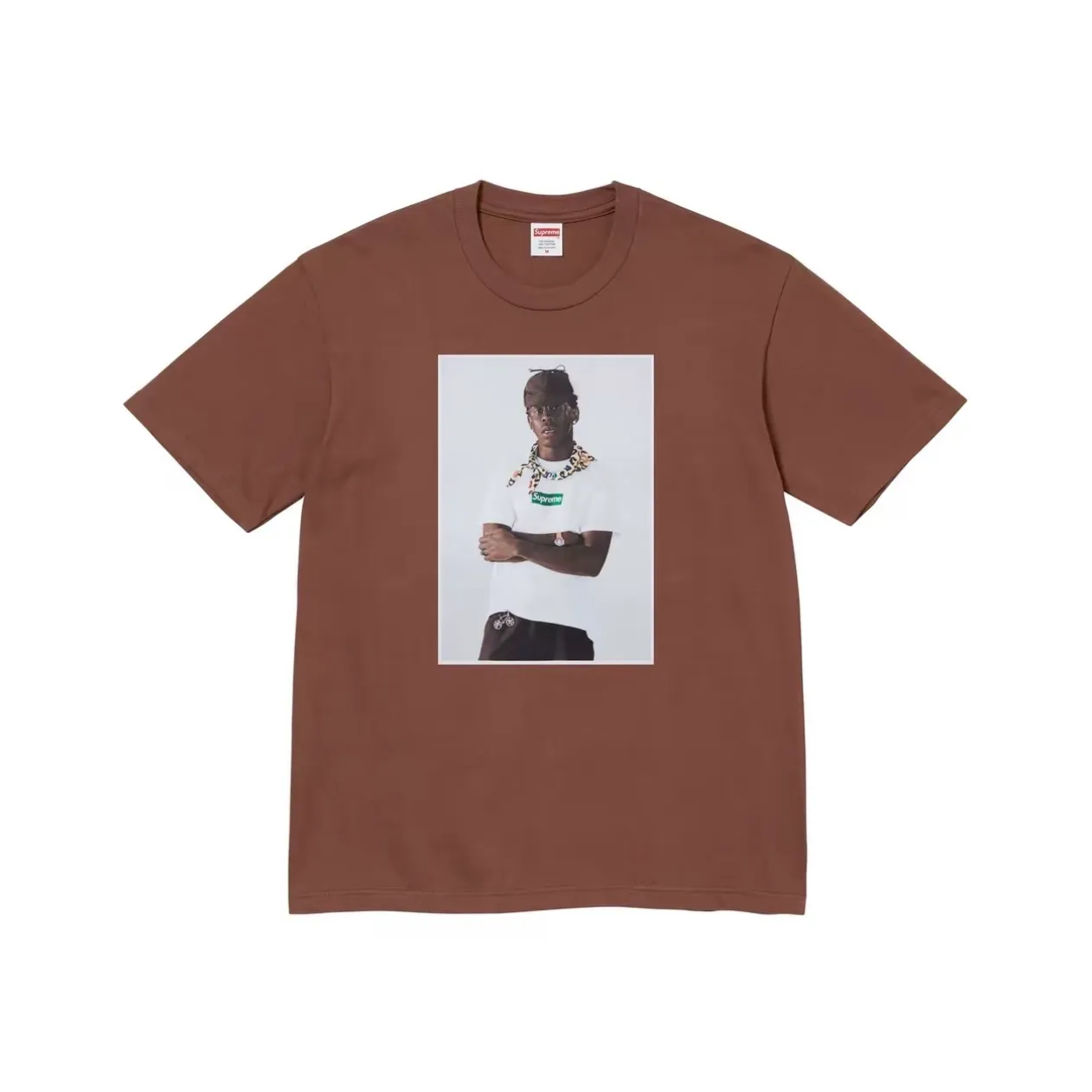 #S84 P110💰 Supreme FW24 Tyler The Creator Tee Portrait Printed Casual Round Neck Short-Sleeved T-shirt. The same style for men and women is made of 260g combed cotton double yarn. From fabrics to accessories, all three standards are complete and follow ZP. Imported Matsui company's slurry printing will never crack. The whole piece is made of three-needle five-thread technology. The neckline-shoulder seam-sleeve seam is double-lined, which looks more three-dimensional and textured.) The same process as the original version, classic version Feel free to compare zp. The whole piece adopts three-needle five-thread craftsmanship (neckline-shoulder seam-sleeve seam double thread, which looks more three-dimensional and textured). It has the same craftsmanship as the genuine original, classic version. Color: black, white, gray, red, brown. Size: S M L XL XXL