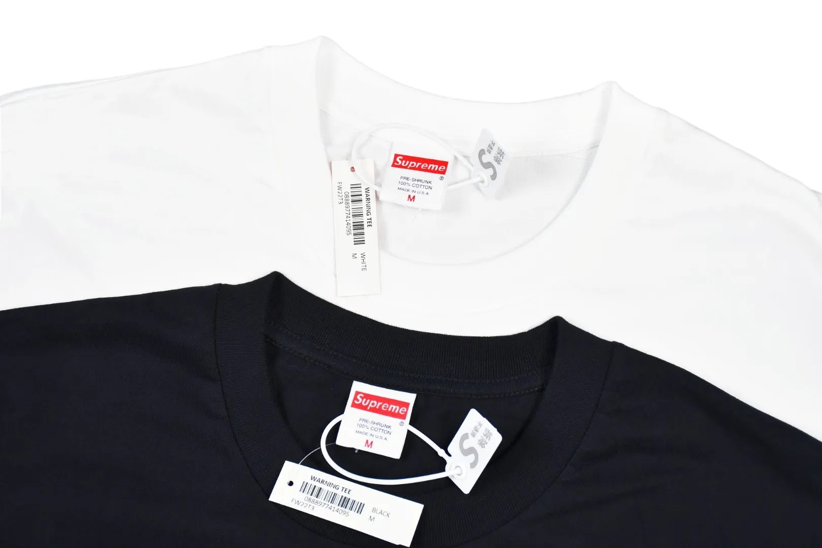 S152💰p130 Top version Supreme 19fw Week 7 Bible Tee Bible short-sleeved, using cylindrical seamless technology (original technology, no gaps on the sides of the clothes) The fabrics are all custom-woven and dyed, 280g weight, 100% cotton, cylindrical fabric. Cylindrical fabric is knitted fabric woven with a cylinder loom. The needles are distributed in a cylindrical shape on the fuselage. The gray fabric is a large cylinder, which needs to be opened and shaped. For further use, there are no slits on the side of the clothes, so there is no washing label on the side of ordinary short-sleeves. There is only a collar label behind the neck. The printing uses Belgian imported thermosetting ink to assist the screen printing screen, and Cunard's fully automatic elliptical heating integrated printing machine , the white paste base is made through 4 layers of color screen printing and digital direct printing. The integrated printing edge has no jagged edges. The collar label has a watermark anti-counterfeiting effect. It has a real anti-counterfeiting layer. It has a high probability of passing the inspection version. It has a high chance of passing the original packaging picture. Size: S-XL