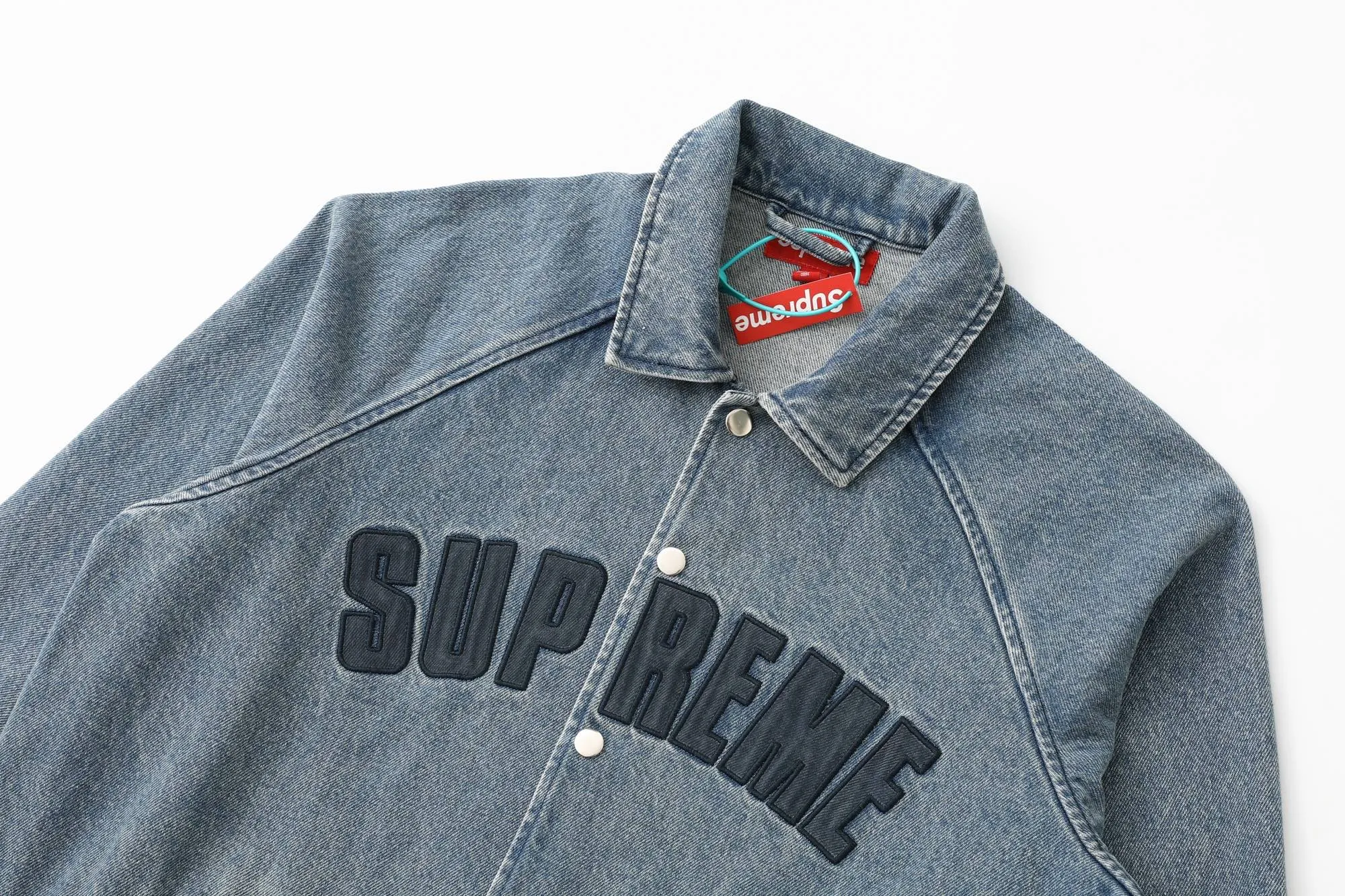 🅿️400 S291 Top Version Supreme SS25 WEEK17 Arc Denim Coaches Jacket Logo American Washed Coaches Jacket Same style for men and women Purchased in the original version All details are restored to the same Just close your eyes and enter Color: Black Denim Blue Pink Size: S M L XL (176 145 wear M loose)