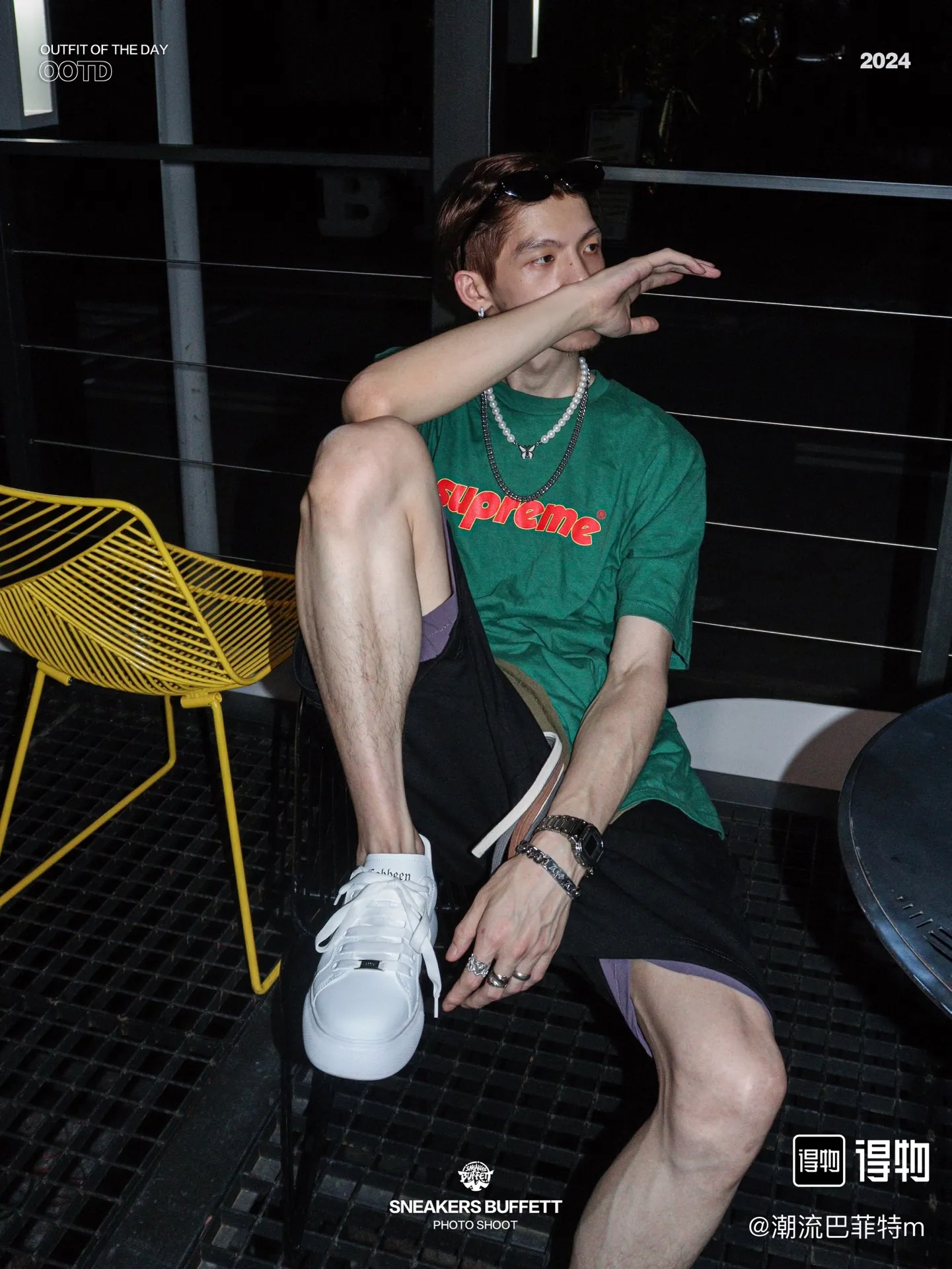 #S83 P110💰 Supreme SS24 Spring T-shirt Series WEEK9 PINLINE TEE Letter Logo round neck loose short-sleeved T-shirt. The same style for men and women is made of 260 grams of combed cotton double yarn. From fabrics to accessories, all three standards are complete and follow ZP. Imported Matsui Company slurry printing will never crack. The whole piece adopts three-needle five-thread technology. The neckline-shoulder seam-sleeve seam is double-lined, which looks more three-dimensional and textured.) The same process as the original version, classic version Feel free to compare zp. The whole piece adopts three-needle five-thread craftsmanship. The neckline-shoulder seam-sleeve seam is double-threaded, which looks more three-dimensional and textured.) It has the same craftsmanship as the original original, classic version. Color: black, green, white. Size: S M L XL XXL.