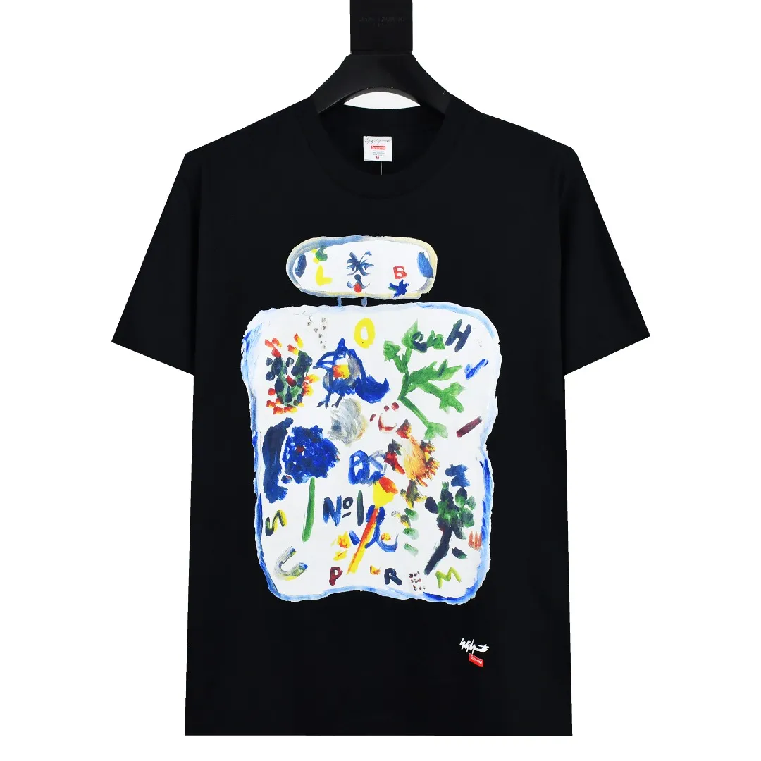 S244💰p150 Supreme 22FW Yohji Yamamoto Paint Tee Yamamoto Yohji co-branded hand-painted graffiti short-sleeved T-shirt. Refuse to look at pictures to make goods. Refuse to compare wrong versions. Use cylindrical seamless technology (original technology, there are no stitched bones on the side of the clothes, key points of identification) The fabrics are all custom-woven and dyed, 280g weight, 100% cotton, cylindrical fabric. Cylindrical fabric is a knitted fabric woven with a cylinder loom. The needles are distributed in a cylindrical shape on the fuselage. The gray fabric is a large cylinder, which needs to be opened and shaped before it can be used further. There are no slits on the side of the clothes, so there is no washing label on the side of ordinary short-sleeves. There is only one collar label behind the neck. The printing uses thermosetting ink printing imported from Belgium, also known as plastic ink, or self-adhesive ink. Its ingredients are: mainly composed of polyvinyl chloride (PVC) and phthalates, including PVC and phthalates, fixing agents, stabilizers The thermosetting ink is composed of a mixture of agents and thickeners, which is not the digital direct printing marketed on the market. The printing texture of thermosetting ink is unachievable by digital direct printing. The collar label has a watermark anti-counterfeiting effect, a real anti-counterfeiting layer, a version with a high probability of passing the inspection, and a high probability of passing the original packaging picture. Size：S-XL