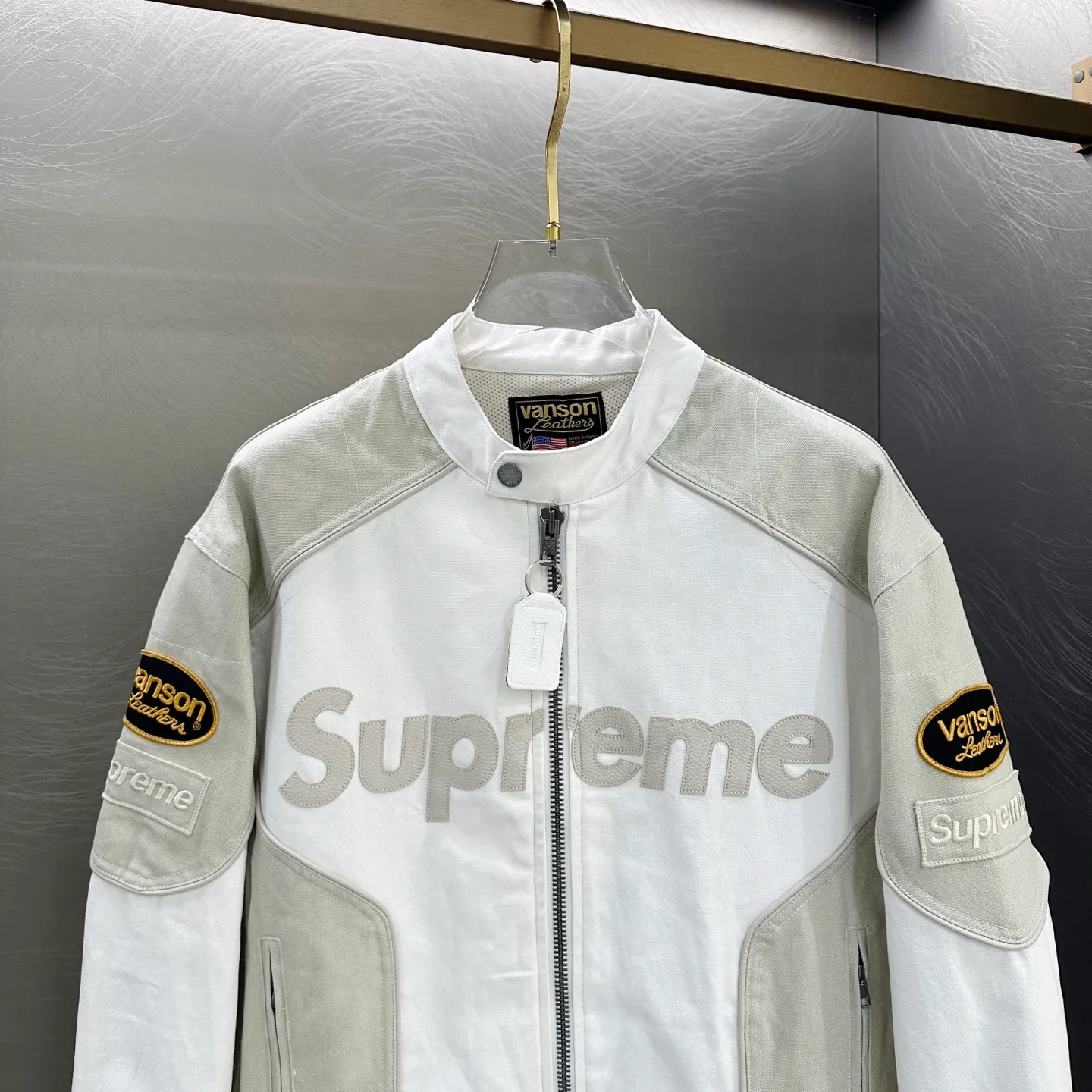 P660 Supreme x Vanson Leathers x Cordura joint model SS25 WEEK13 Cotton Jacket Leather logo appliqué zipper splicing American trendy heavy-duty jacket Same style for men and women Color: Black White Denim Brown Size: S M L 60 61 L 73 138 61 62 XL 75 142 62 63