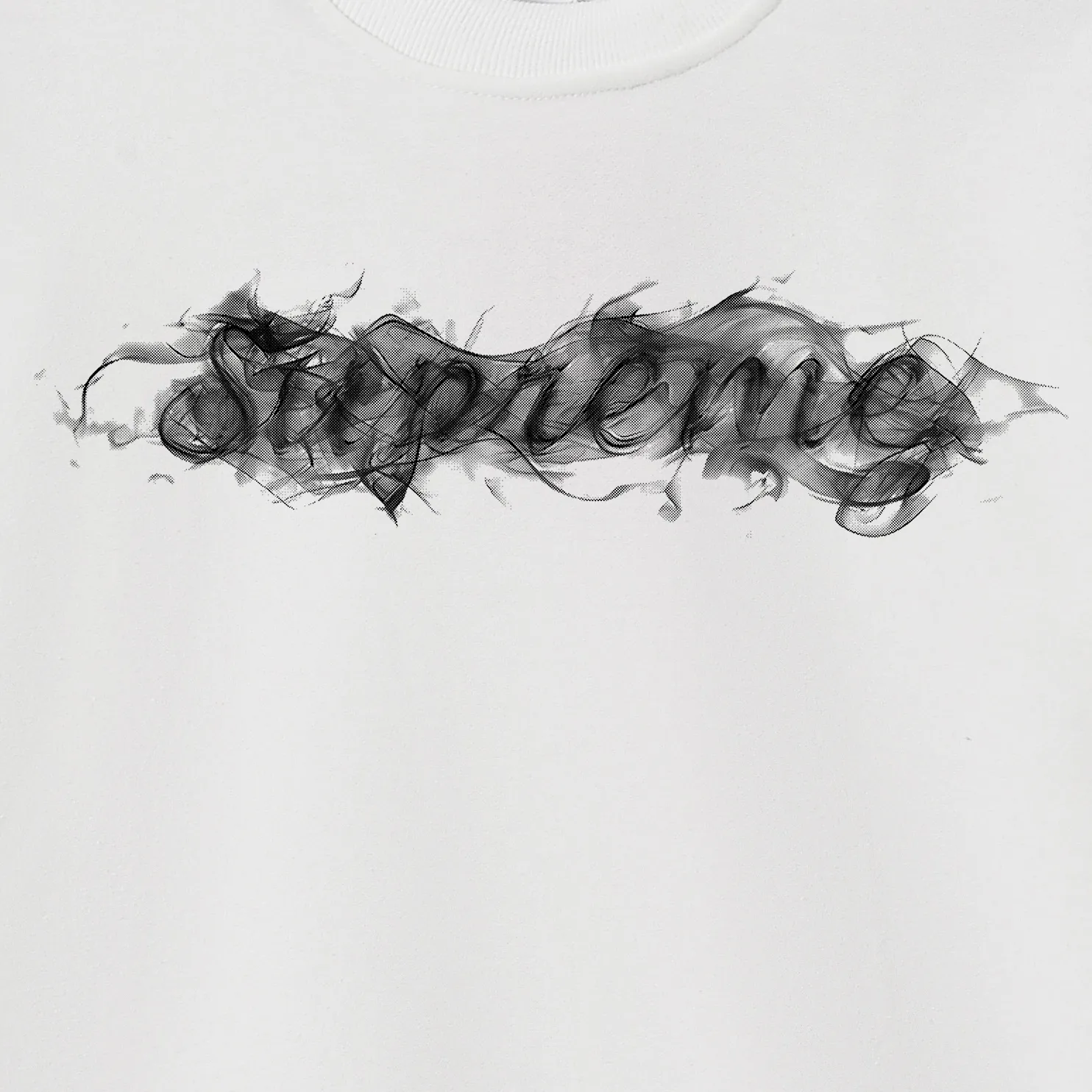 Style No. S1071 #terry p150💰 Velvet 160💰 Supreme Week0 Smoke Tee Smoke Logo smoke ring letters round neck sweatshirt Made of 400 grams of large terry (drop shoulder large version) fabric, soft texture and no pilling Imported environmentally friendly printing glue The pattern is bright and three-dimensional Quality 💥 Unisex style The upper body is trendy Color: black white gray Size: S M L XL XXL