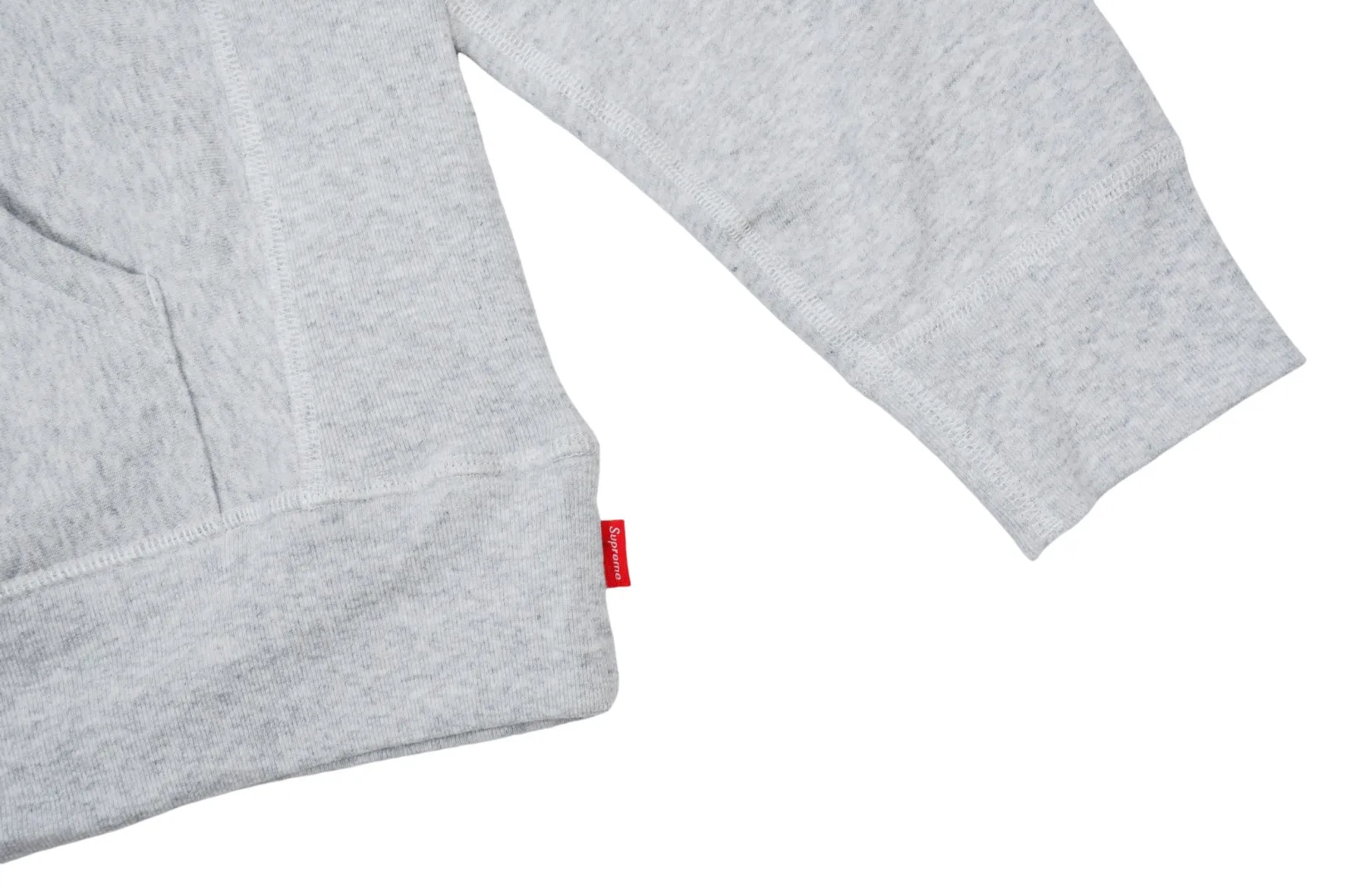 S526💰p320 Top version Supreme 23Fw Camouflage Box Logo Hooded hooded sweatshirt Hooded plus fleece sweatshirt For those of us who focus on top Supreme, the cross sweatshirt is naturally available. ZP purchase and pattern making operation 1. Fabric: ZP testing, custom weaving and dyeing, pure cotton 460G plus velvet main fabric, horizontal cutting, side stitching 520G 2X2 thread 2. Embroidery: The embroidery equipment is operated by BEHRINGER BEKS-Y924 machine (a level higher than Tajima embroidery machine). The embroidery thickness, saturation and size are all consistent. 3. Sewing process: The whole garment adopts four-needle and six-thread boneless splicing technology in twelve places. Processed by a senior foreign trade factory (ordinary factories cannot do it). 4. Hem and cuffs: all use 520G inelastic thread. (Low-end goods use elastic threads to cause the hem and cuffs to appear wavy) 5. Customized ZP main label/wash water label/hangtag/packaging bag (equipped with an extra-large thickened handbag) Color: black, white, gray, red Size: S~XL