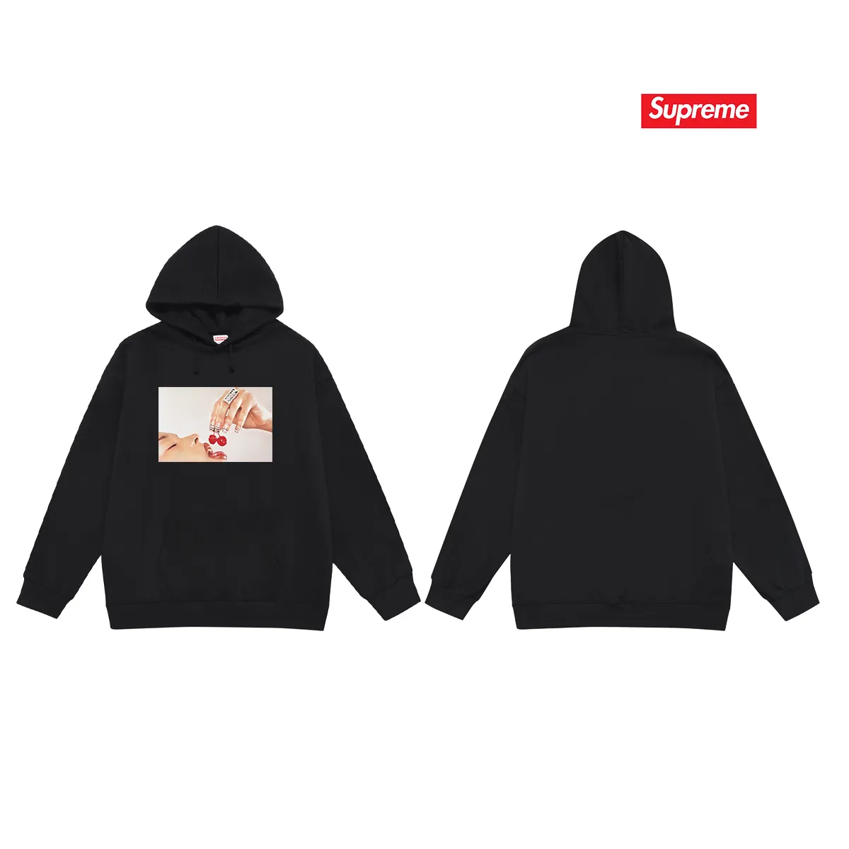 Style No. S2010 #terry P160💰 Velvet P170💰 Supreme SS19 Cupid Tee Navy angel print hooded sweatshirt Made of 400g large terry 430g silver fox velvet (drop shoulder large version) fabric, soft texture and no pilling Imported environmentally friendly printing glue The pattern is bright and three-dimensional Quality 💥Same style for men and women The upper body is trendy Color: black white gray Size: S M L XL XXL