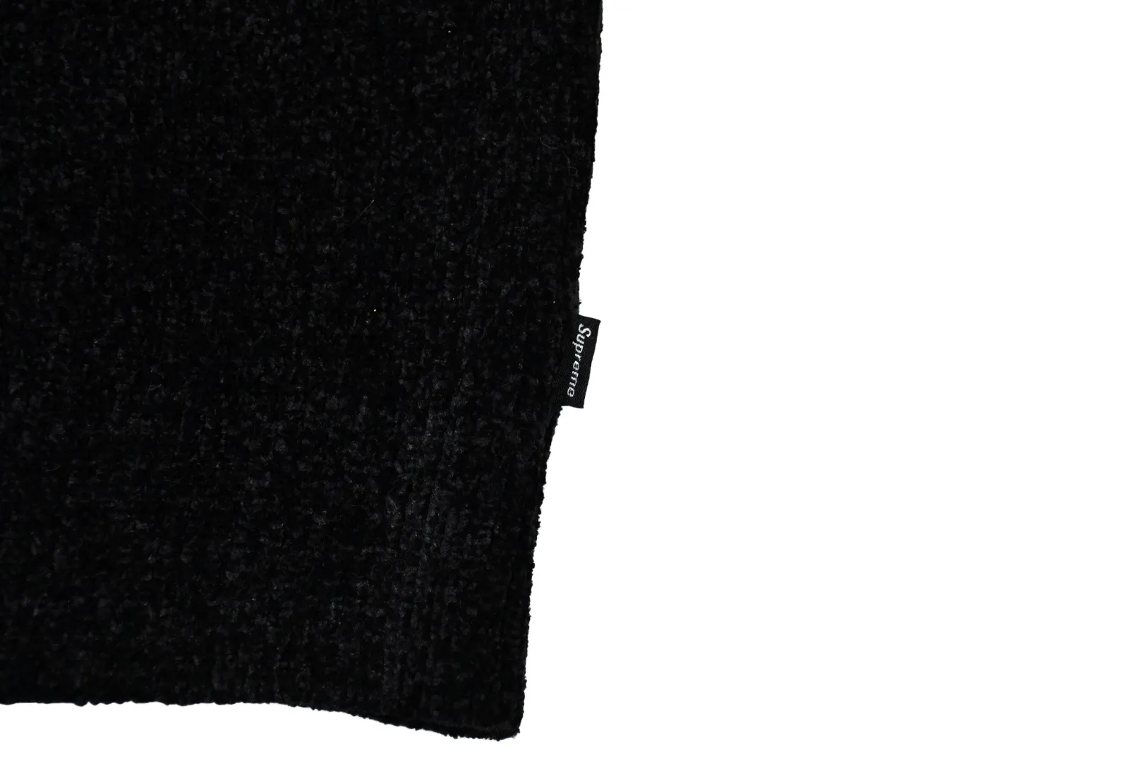 🅿️260 S272 top version Supreme 24FW CHENILLE SWEATER VEST chenille sweater vest OS version same style for men and women Customized YB texture wash mark Wool: 26 count chenille wool Weaving method: matrix knitting Number of needles: multi-gauge Machine: German STOLL computerized flat knitting machine Size: S~XL Color: black blue