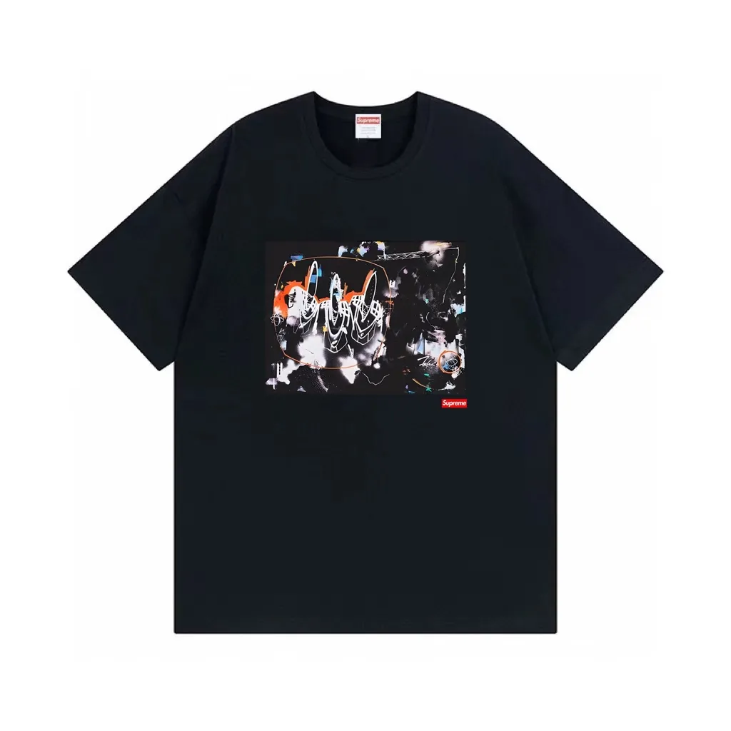 #S116 p110💰 Supreme SS22 Week15 Supreme/Futura2000 Tee New York graffiti master art chest print Loose version Made of 260g combed cotton double yarn From fabrics to accessories, all three standards are complete and follow ZP Imported Matsui Company slurry printing will never crack The whole piece adopts three-needle five-thread technology The neckline-shoulder seam-sleeve seam is double-lined, looking more three-dimensional and textured) The same process as the authentic original, classic version Feel free to compare zp. The whole piece adopts three-needle five-thread craftsmanship. The neckline-shoulder seam-sleeve seam is double-threaded, which looks more three-dimensional and textured.) It has the same craftsmanship as the original original, classic version. Color: White Black Size: S M L XL XXL
