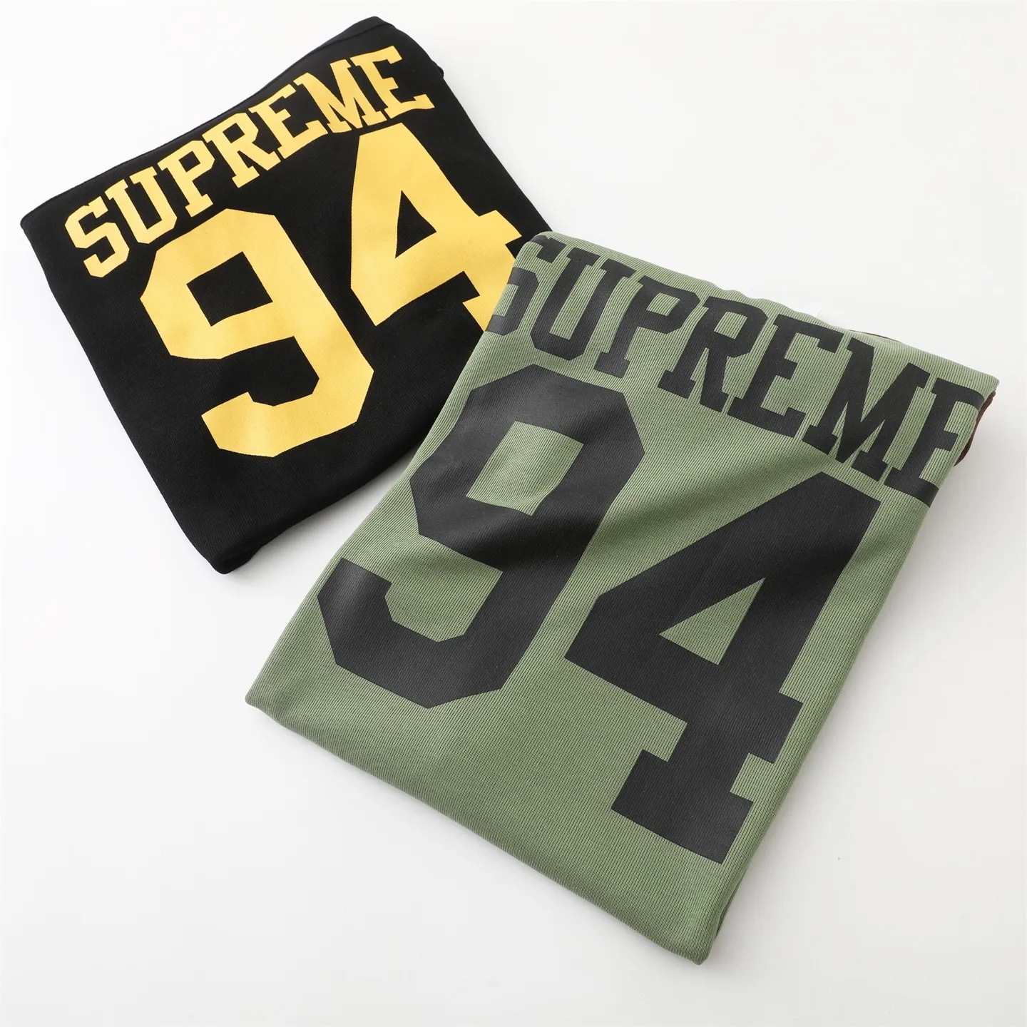 🅿️210 S302 Supreme 25 WEEK8 Split S/S Football Top patchwork pattern ribbed round neck short-sleeved American trendy football jersey for men and women. Original purchase and development! The color matching thread is customized at 1:1, and the accessories and details are all in place!  Color: Black Green Size: S M L