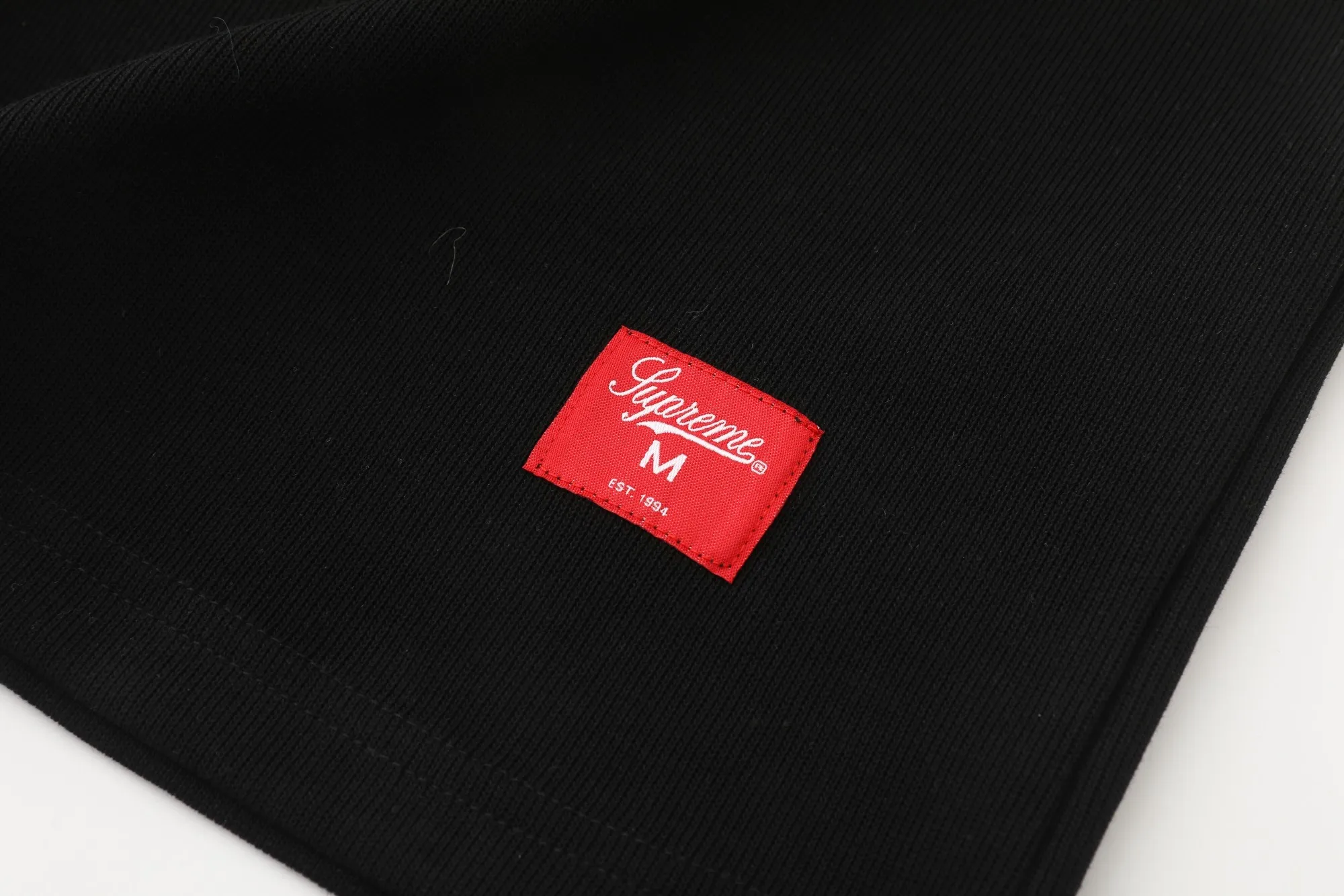 🅿️210 S302 Supreme 25 WEEK8 Split S/S Football Top patchwork pattern ribbed round neck short-sleeved American trendy football jersey for men and women. Original purchase and development! The color matching thread is customized at 1:1, and the accessories and details are all in place!  Color: Black Green Size: S M L
