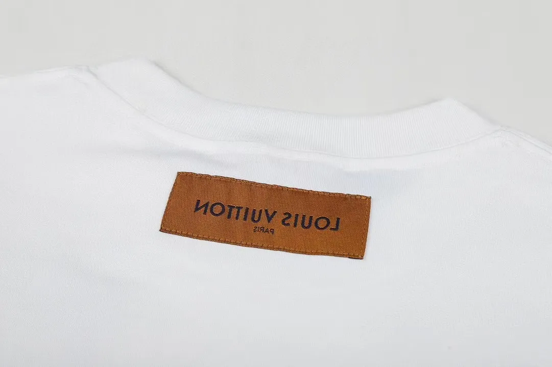 #S95 p110💰 1v 2023 new LV co-branded supreme round neck short-sleeved T-shirt with back logo on the back, custom dyed, very comfortable to the touch, super versatile and good-looking short-sleeved, complete with three labels, non-market ordinary version, feel free to compare, quality is absolutely guaranteed, size: S M L XL XXL