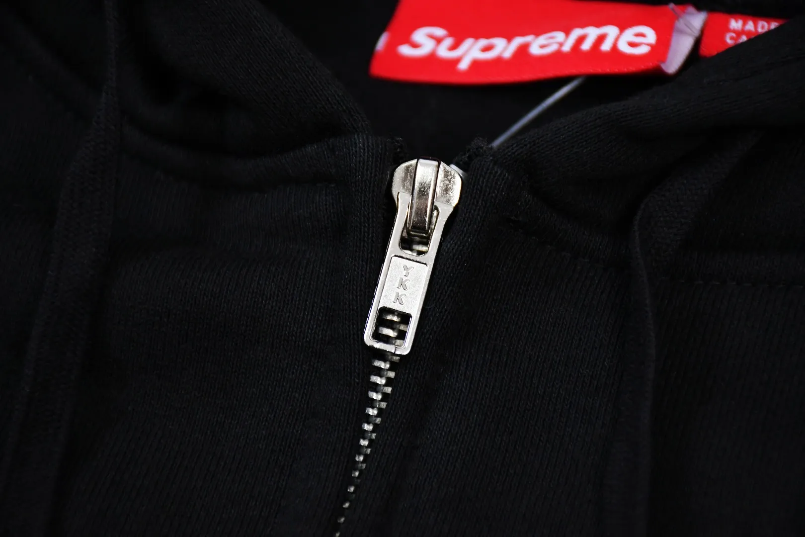 🅿️370 S275 top version SUPREME®/THRASHER® CREWNECK FW24 flame co-branded letter printed zipper hooded sweatshirt Fabric: ZP assay custom woven and dyed pure cotton 460G plus velvet main fabric horizontal cutting 520G 2X2 thread Printing: Printing uses thermoset ink printing, also known as plastic ink, or self-adhesive ink. Its ingredients are: mainly composed of polyvinyl chloride (PVC) and phthalates. PVC and phthalates, fixatives, stabilizers, and thickeners are mixed to form thermoset ink. It is not the digital direct printing advertised in the market. The printing texture of thermoset ink is unachievable by digital direct printing. Customized ZP YKK zipper/main label/wash label/tag/packaging bag (equipped with extra large thickened handbag) Size: S~XL