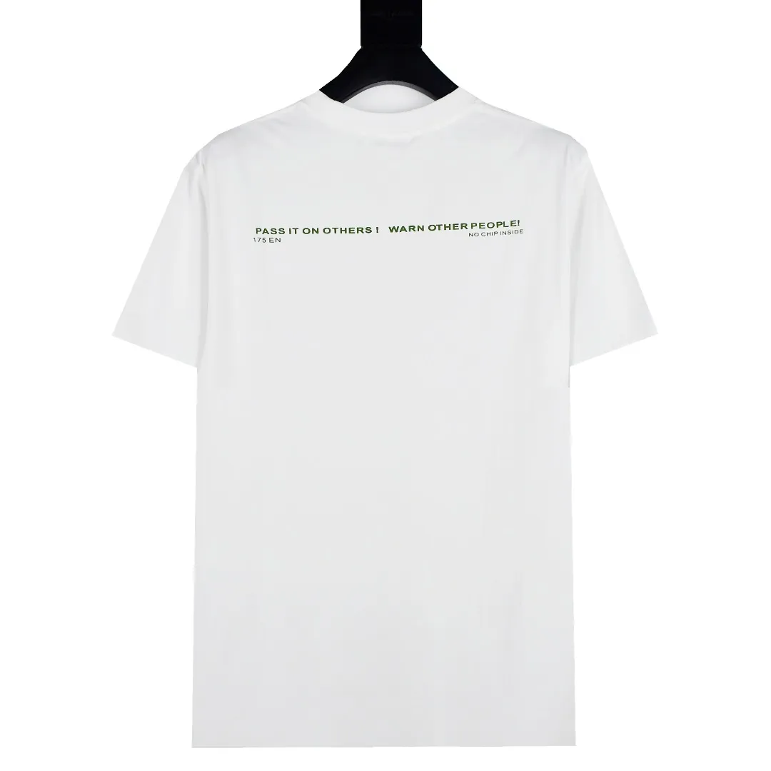 🅿️120 S79 top version Supreme 22FW Warning Tee Warning Prohibition Slogan Logo Short Sleeve T-shirt For those of us who focus on top Sup products, this short sleeve is naturally available. It adopts cylindrical seamless technology (the original technology has no gaps on the sides of the clothes, the key point of identification) The fabrics are all custom-woven and dyed, 280g weight, 100% cotton, cylindrical fabric. Cylindrical fabric is a knitted fabric woven with a cylinder loom. The needles are distributed in a cylindrical shape on the fuselage. The gray fabric is a large cylinder, which needs to be opened and shaped before further use. There is no slit on the side of the clothes, so there is no washing label on the side of ordinary short-sleeves. There is only one collar label behind the neck. The printing is printed with thermosetting ink, also known as plastic. Ink, or self-adhesive ink, contains ingredients: mainly composed of polyvinyl chloride (PVC) and phthalates. PVC and phthalates, fixing agents, stabilizers, and thickeners are mixed to form a thermal ink. Solid ink is not the digital direct printing advertised on the market. The printing texture of thermoset ink is something that digital direct printing cannot achieve. The collar label has a watermark anti-counterfeiting effect, a real anti-counterfeiting layer, a probability of passing the version, and a high probability of passing the original packaging picture. Size：S-XL