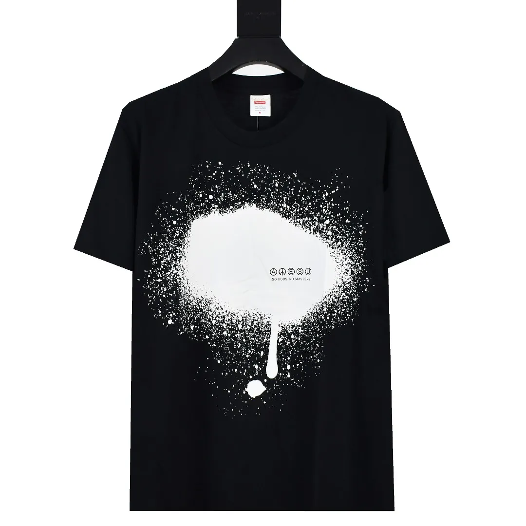 🅿️126 S123 Supreme x Undercover TAG TEE joint slogan printed short-sleeved T-shirt. Refuse to look at pictures to make products. Refuse to compare wrong versions. Use cylindrical seamless technology (original technology, there are no stitched bones on the side of the clothes, key points of identification) The fabrics are all custom-woven and dyed, 280g weight, 100% cotton, cylindrical fabric. Cylindrical fabric is a knitted fabric woven with a cylinder loom. The needles are distributed in a cylindrical shape on the fuselage. The gray fabric is a large cylinder, which needs to be opened and shaped before it can be used further. There are no slits on the side of the clothes, so there is no washing label on the side of ordinary short-sleeves. There is only one collar label behind the neck. The printing uses thermosetting ink printing imported from Belgium, also known as plastic ink, or self-adhesive ink. Its ingredients are: mainly composed of polyvinyl chloride (PVC) and phthalates, including PVC and phthalates, color fixing agents, and stabilizers. Agents and thickeners are mixed to form thermosetting ink, which is not the digital direct printing marketed on the market. The printing texture of thermosetting ink is unachievable by other processes. The collar label has a watermark anti-counterfeiting effect, a real anti-counterfeiting layer, a probability of passing the version, and a high probability of passing the original packaging picture. Size：S-XL