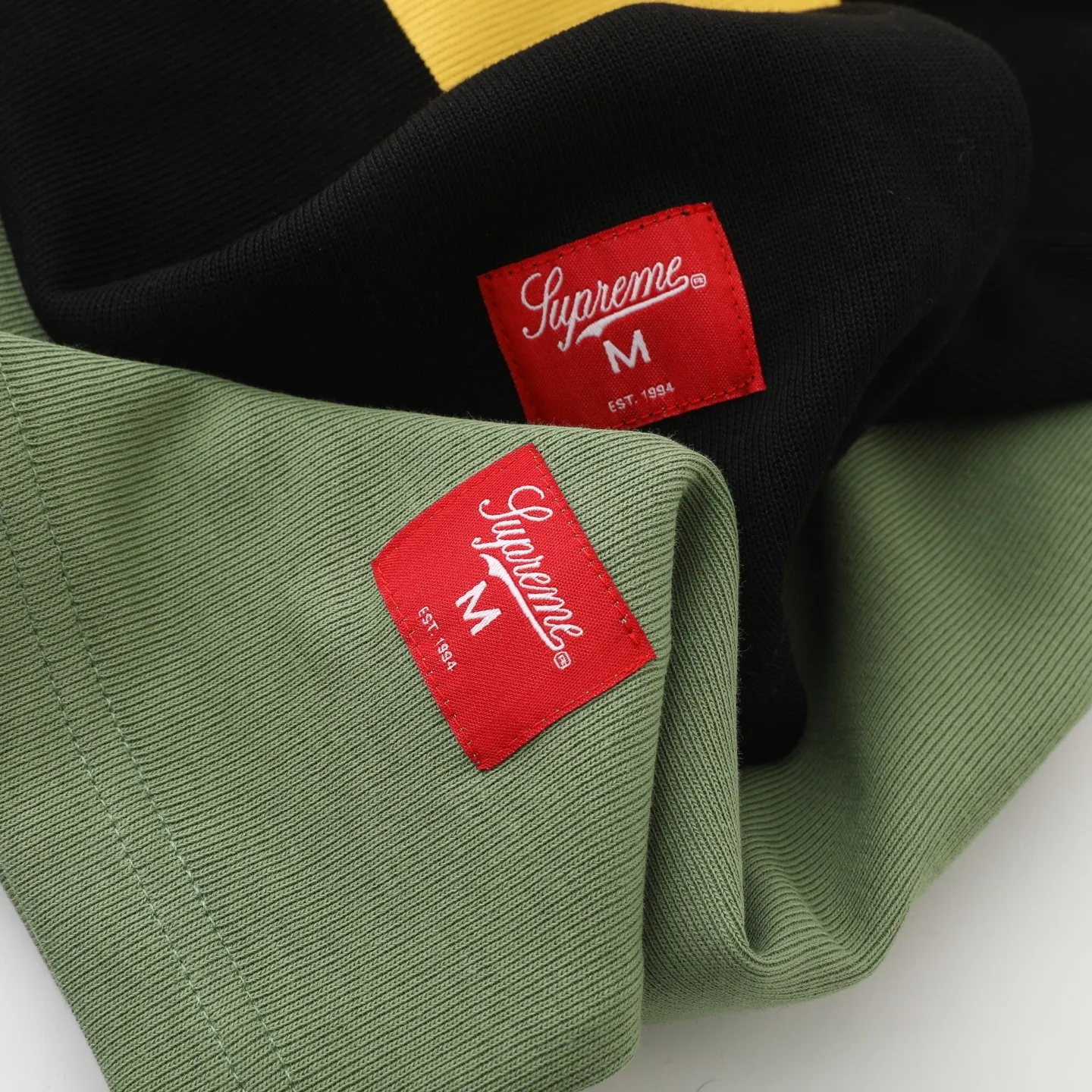 S626💰p220 Supreme SS25 WEEK8 Split S/S Football Top patchwork pattern ribbed round neck short-sleeved American trendy football jersey for men and women. Original purchase and development! The color matching thread is customized at 1:1, and the accessories and details are all in place!  Color: Black Green Size: S M L