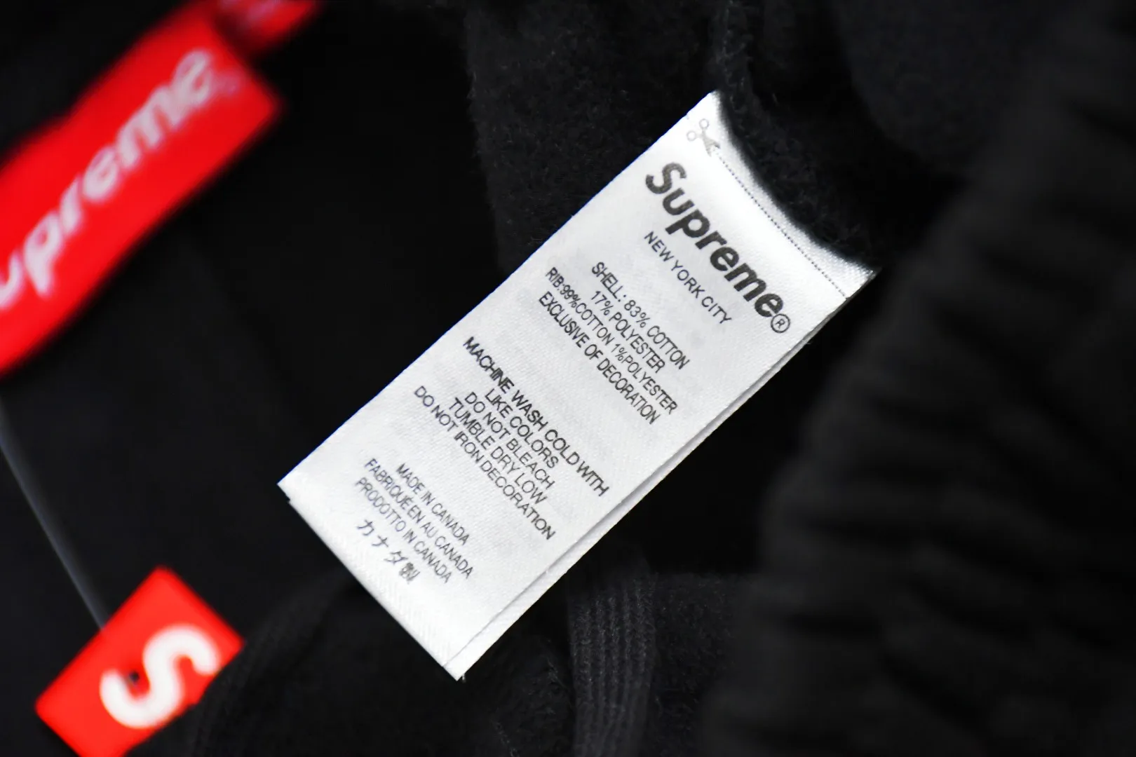 🅿️310 S268 top version SUPREME®/THRASHER® CREWNECK FW24 flame co-branded letter printed plus velvet sweatpants Fabric: ZP assay custom woven and dyed pure cotton 460G plus velvet main fabric horizontal cutting 520G 2X2 thread Printing: Printing uses thermoset ink printing, also known as plastic ink, or self-adhesive ink. Its ingredients are: mainly composed of polyvinyl chloride (PVC) and phthalates. PVC and phthalates, fixatives, stabilizers, and thickeners are mixed to form thermoset ink. It is not the digital direct printing advertised in the market. The printing texture of thermoset ink is unachievable by digital direct printing. Customized ZP Main label/wash label/tag/packaging bag (equipped with extra large thickened handbag) Size: S~XL