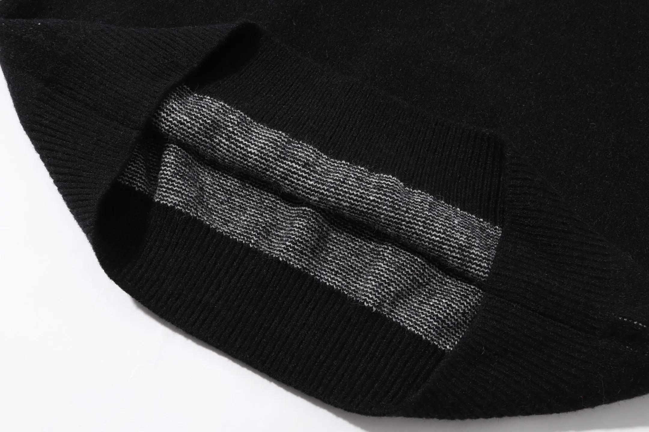 P280 Sup FUCK Letter Cross Round Neck Knitted Wool Sweater Color: Purple Black Size: S M L XL XXL