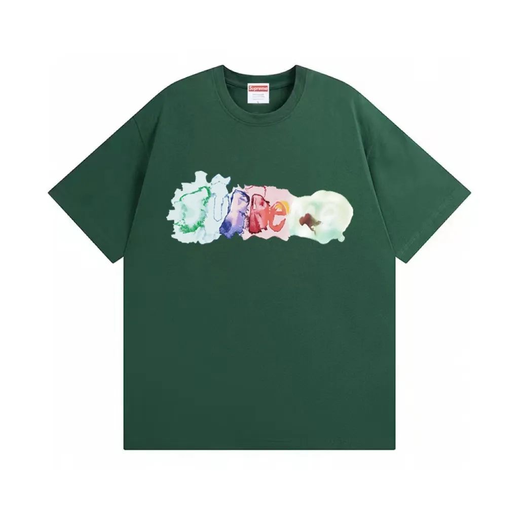 #S99 p110💰 SupremeSS23 Week1 WATERCOLORTEE watercolor logo printing, loose fit, using 260 grams of combed cotton double yarn, all three standards from fabrics to accessories, ZP, imported Matsui company slurry printing will never crack, the whole piece adopts three-needle five-thread technology (neckline-shoulder seam-sleeve seam double line, looks more three-dimensional and textured) consistent with the original version, classic version Feel free to compare zp. The whole piece adopts three-needle five-thread craftsmanship (neckline-shoulder seam-sleeve seam double thread, which looks more three-dimensional and textured). It has the same craftsmanship as the original original, classic version. Color: White, Black, Orange, Yellow, Dark Green. Size: S M L XL XXL