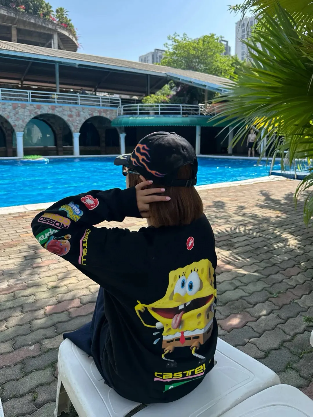 🅿️280 S293 Supreme x SPONGEBOB SQUAREPANTS Spongebob x CASTELLI joint model SS25 WEEK11 Racing L/S Tee Spongebob funny printed pattern round neck long-sleeved T-shirt Unisex 260g pure cotton material Super cute large print Very popular color Color: black white Size: S M L XL (175 140 wear M) Length: 69 71 73 76 Bust: 114 118 122 126 Sleeve length: 62 63 64 65