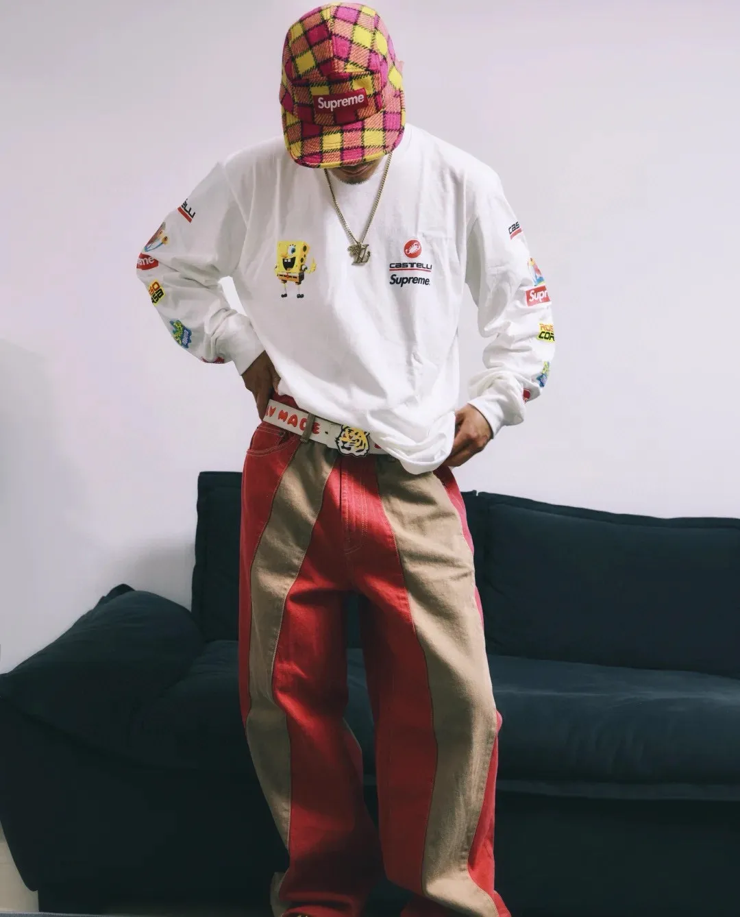 🅿️280 S293 Supreme x SPONGEBOB SQUAREPANTS Spongebob x CASTELLI joint model SS25 WEEK11 Racing L/S Tee Spongebob funny printed pattern round neck long-sleeved T-shirt Unisex 260g pure cotton material Super cute large print Very popular color Color: black white Size: S M L XL (175 140 wear M) Length: 69 71 73 76 Bust: 114 118 122 126 Sleeve length: 62 63 64 65