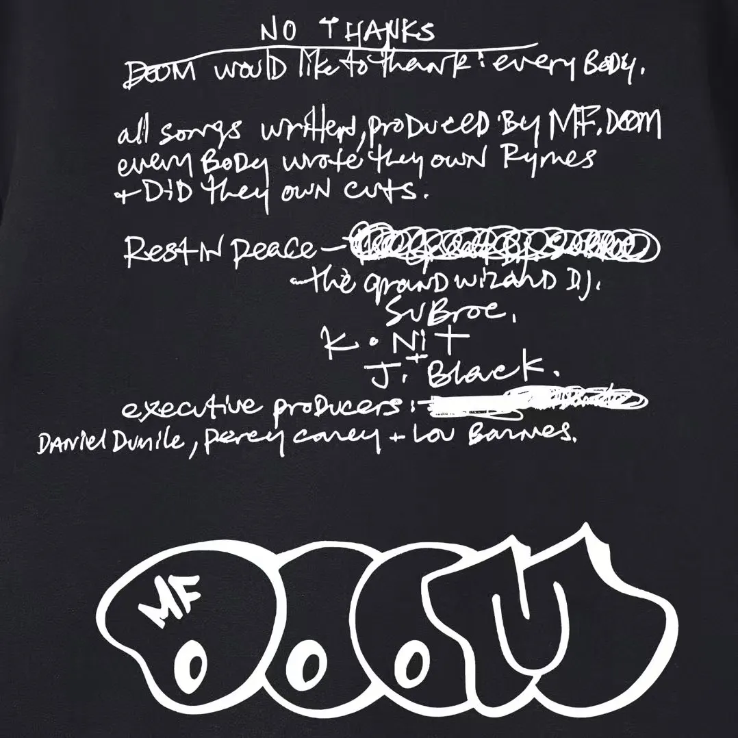 Style No. S1207 #terry p150💰 Plush 160💰 SupxMFDOOM FW23 round neck sweatshirt with handwritten letters printed on the back of the mask. Made of 400 grams of large terry (drop shoulder large version) fabric. The texture is soft and non-pilling. Imported environmentally friendly printing glue. The pattern is bright and three-dimensional. Quality💥Same style for men and women. The upper body is trendy. Color: black white gray Size: S M L XL XXL