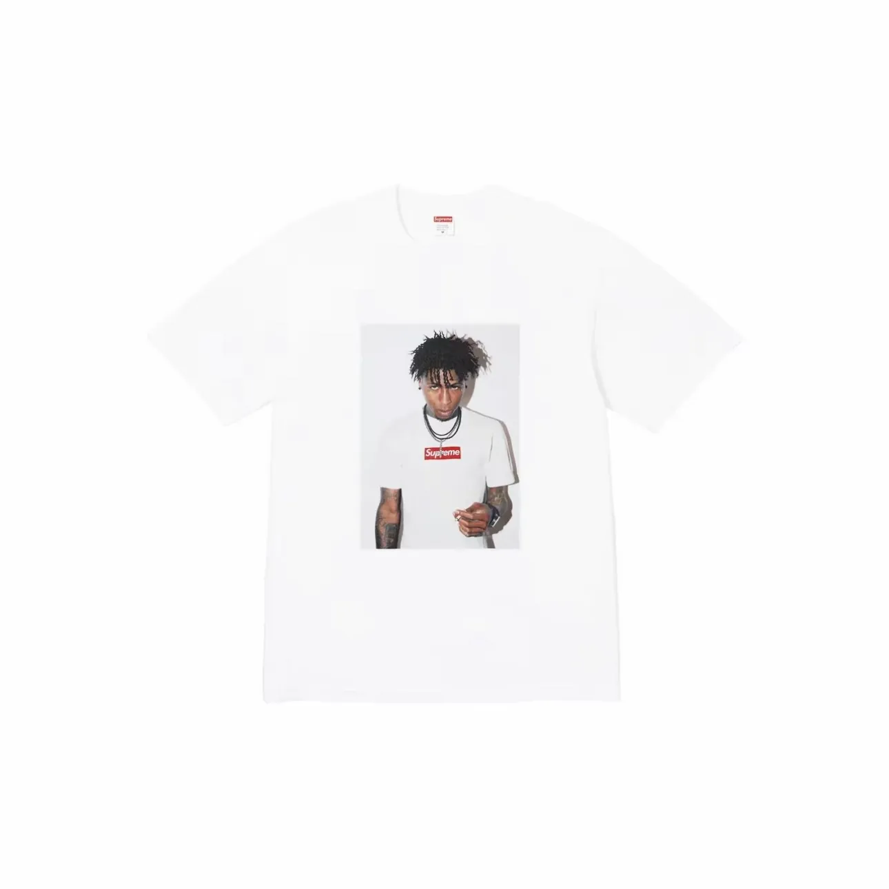 #S69 P110💰 Supreme FW23 Autumn and Winter Series WEEK1 NBA YOUNGBOY TEE character printed round neck pullover short-sleeved T-shirt. Same style for men and women. Made of 260g combed cotton double yarn. From fabrics to accessories, all three standards are complete and follow ZP. Imported Matsui company slurry printing will never crack. The whole piece is made with three-needle and five-thread craftsmanship. The collar-shoulder seam-sleeve seams are double-threaded, making it look more three-dimensional and textured. The craftsmanship is the same as that of the authentic original version. It has a classic version. Feel free to compare zp. The whole piece is made of three-needle five-thread craft. The neckline-shoulder seam-sleeve seam is double-threaded, which looks more three-dimensional and textured. The craftsmanship is the same as that of the authentic original version. It has a classic style. Color: Black and White Size: S M L XL XXL