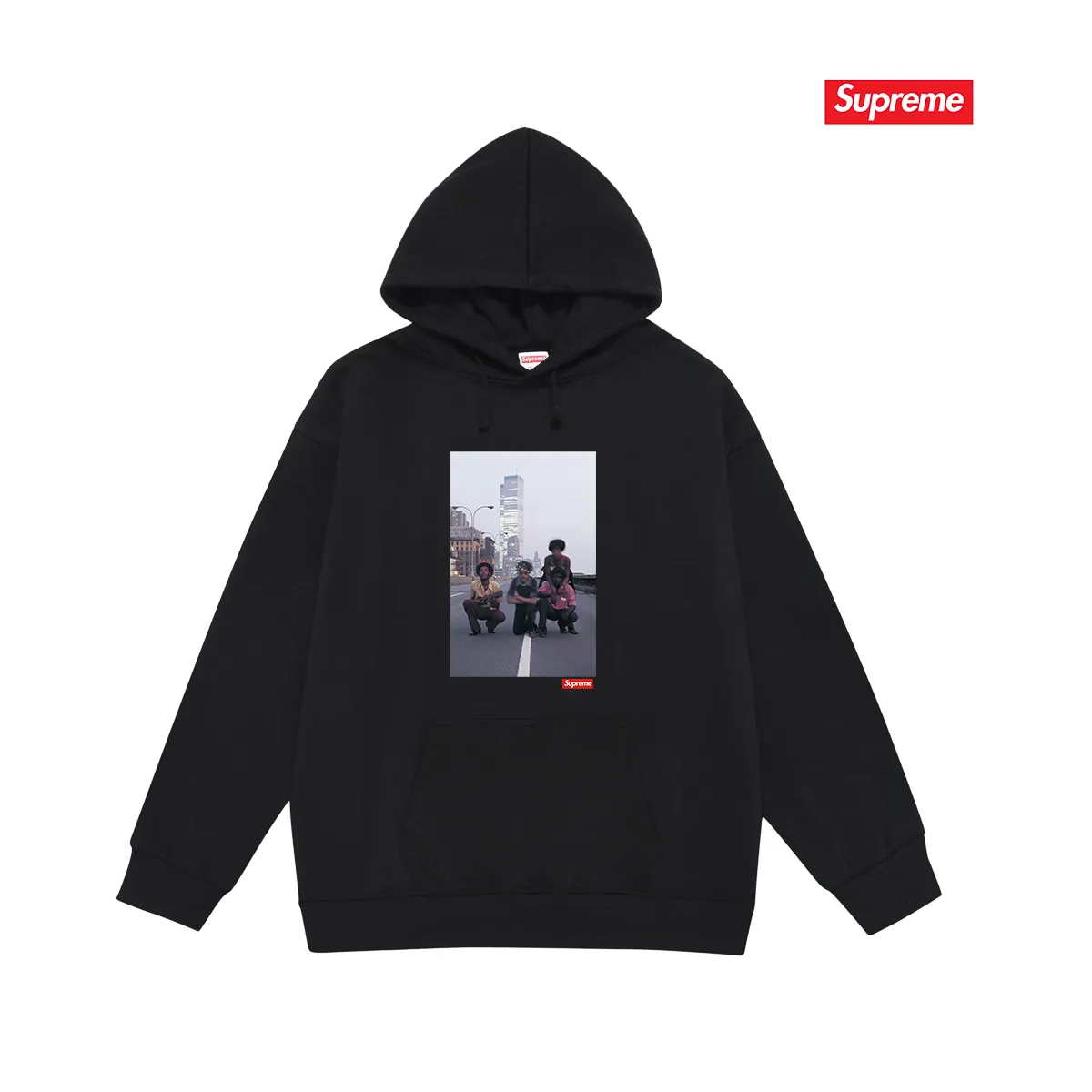Style No. S2015 #terry P160💰 Velvet P170💰 Supreme Week 18 Augustus Pablo Tee reggae band character print hooded sweatshirt Made of 400g large terry 430g silver fox velvet (drop shoulder large version) fabric, soft texture and no pilling Imported environmentally friendly printing glue The pattern is bright and three-dimensional Quality 💥Same style for men and women The upper body is trendy Color: black white gray Size: S M L XL XXL