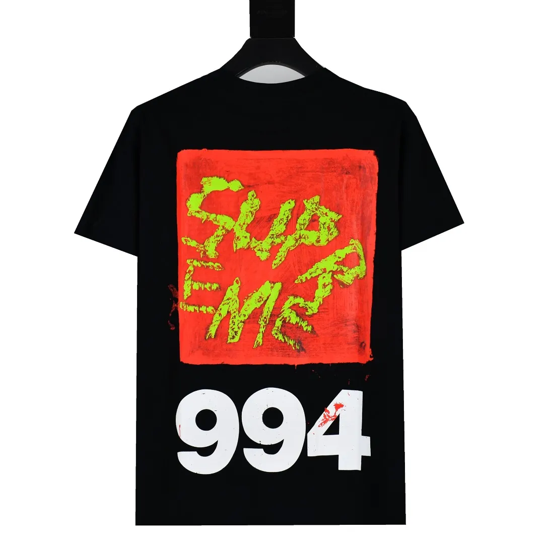🅿️130 S166 top version Supreme 24ss Paint Tee 994 printed short-sleeved T-shirt. Refuse to look at pictures to make products. Refuse to compare with wrong versions. Use cylinder seamless technology (original technology, there are no stitched bones on the side of the clothes. Key points of identification) The fabrics are all custom-woven and dyed, 280g weight, 100% cotton, cylindrical fabric. Cylindrical fabric is a knitted fabric woven with a cylinder loom. The needles are distributed in a cylindrical shape on the fuselage. The gray fabric is a large cylinder, which needs to be opened and shaped before it can be used further. There are no slits on the side of the clothes, so there is no washing label on the side of ordinary short-sleeves. There is only one collar label behind the neck. The printing uses thermosetting ink printing imported from Belgium (different from conventional thermal transfer printing), also known as plastic ink, or self-adhesive ink. Its ingredients are: mainly composed of polyvinyl chloride (PVC) and phthalates. PVC and phthalates, solid color The thermoset ink is composed of a mixture of agents, stabilizers, and thickeners. It is not the digital direct printing advertised on the market. The printing texture of thermoset ink cannot be achieved by digital direct printing. The collar label has a watermark anti-counterfeiting effect, a real anti-counterfeiting layer, a version with a high probability of passing the inspection, and a high probability of passing the original packaging picture. Size：S-XL
