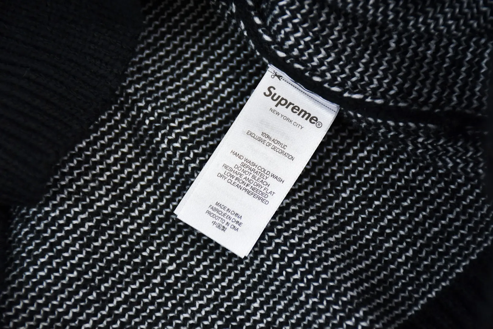 🅿️320 S258 top version SUPREME®/THRASHER® CREWNECK FW24 flame co-branded letter logo sweater OS version same style for men and women Customized YB texture wash mark Wool: 1/13 wool Weaving method: sesame dot jacquard Number of needles: multi-gauge Machine: German STOLL computerized flat knitting machine Size: S~XL Color: black gray orange