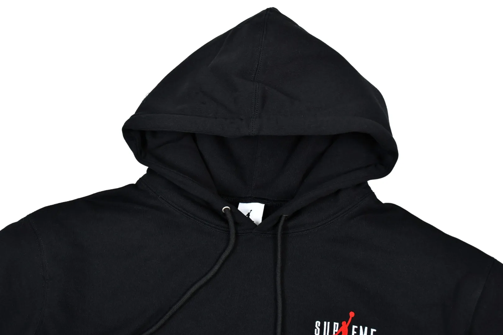 S620💰p330 Top version Supreme x Jordan 24Fw AJ Jordan co-branded hooded velvet sweatshirt 1. Fabric: ZP testing, custom woven and dyed, pure cotton 460G velvet main fabric 2. Embroidery: Embroidery equipment, using Behringer BEKS-Y924 machine (one level higher than Tajima embroidery machine) Embroidery thickness, saturation and size are consistent with ZP 3. Sewing process: Four needles and six threads are used in 12 places on the whole garment. Processed by experienced foreign trade factories (ordinary factories cannot do it) 4. Hem and cuffs: all use 520G non-elastic threads (low-end products use elastic threads to cause the hem and cuffs to appear wavy) 5. Customized ZP main label/washing mark/tag/packaging bag (equipped with an extra-large thickened handbag) Color: black Size: S~XL