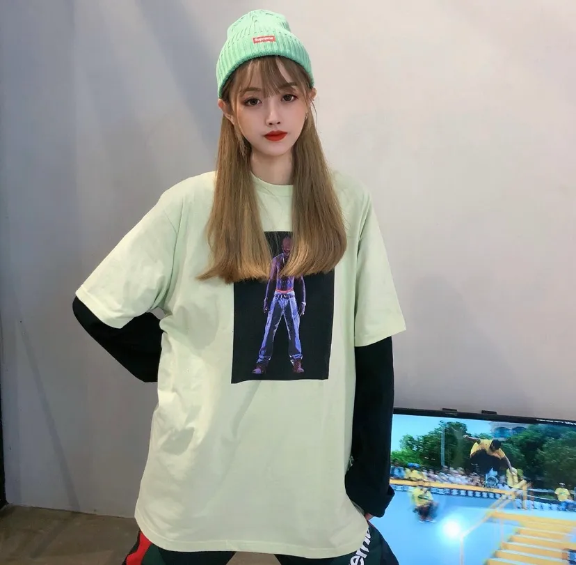 #S122 p110💰 Supreme SS20 Week 1 TupacHologram Tee virtual character short-sleeved T-shirt. Loose fit. Made of 260g combed cotton double yarn. From fabrics to accessories, all three standards are complete and follow ZP. Imported Matsui company slurry printing will never crack. The whole piece is made with three-needle five-thread technology. The neckline-shoulder seam-sleeve seam is double-lined, which looks more three-dimensional and textured.) The same process as the original version, classic version Feel free to compare zp. The whole piece adopts three-needle five-thread craftsmanship (neckline-shoulder seam-sleeve seam double thread, which looks more three-dimensional and textured). It has the same craftsmanship as the genuine original, classic version. Color: Black White Red Orange Yellow Size: S M L XL XXL