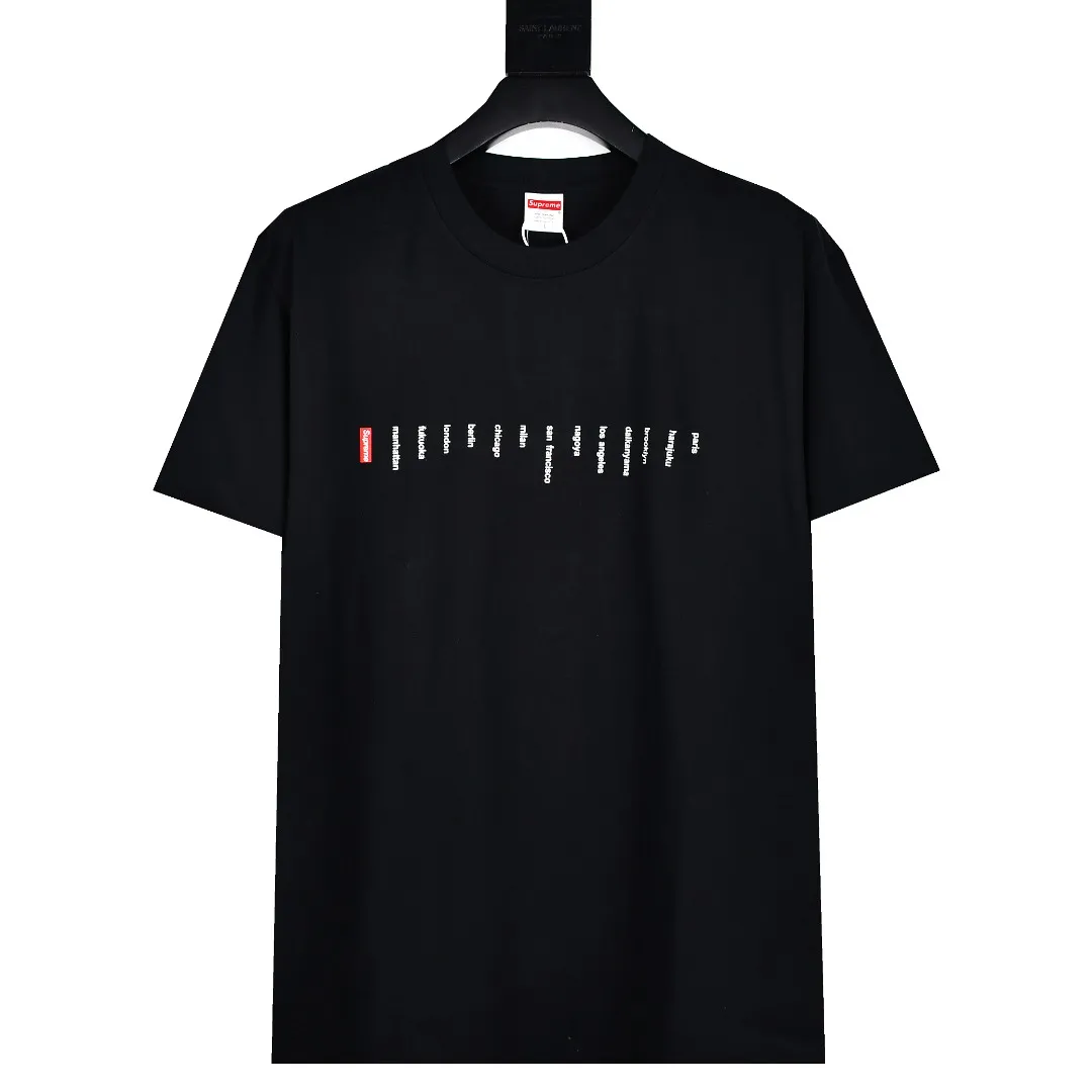 S222💰p130 Top version Supreme 23SS LOCATION TEE store city logo slogan printed short-sleeved T-shirt + using cylindrical seamless technology (original technology, no gaps on the sides of the clothes) The fabrics are all custom-woven and dyed, 280g weight, 100% cotton, cylindrical fabric. Cylindrical fabric is knitted fabric woven with a cylinder loom. The needles are distributed in a cylindrical shape on the fuselage. The gray fabric is a large cylinder that needs to be opened and shaped before it can be used further. There are no slits on the side of the clothes, so there is no washing label on the side of ordinary short-sleeves. There is only one collar label behind the neck. The printing is printed with thermosetting ink, also known as plastic. Ink, or self-adhesive ink, contains ingredients: mainly composed of polyvinyl chloride (PVC) and phthalates. PVC and phthalates, fixatives, stabilizers, and thickeners are mixed to form a thermal ink. Solid ink is not the digital direct printing advertised on the market. The printing texture of thermoset ink is something that digital direct printing cannot achieve. The collar label has a watermark anti-counterfeiting effect, a real anti-counterfeiting layer, a probability of passing the version, and a high probability of passing the original packaging picture. Customized full set of accessories Size: S-XL