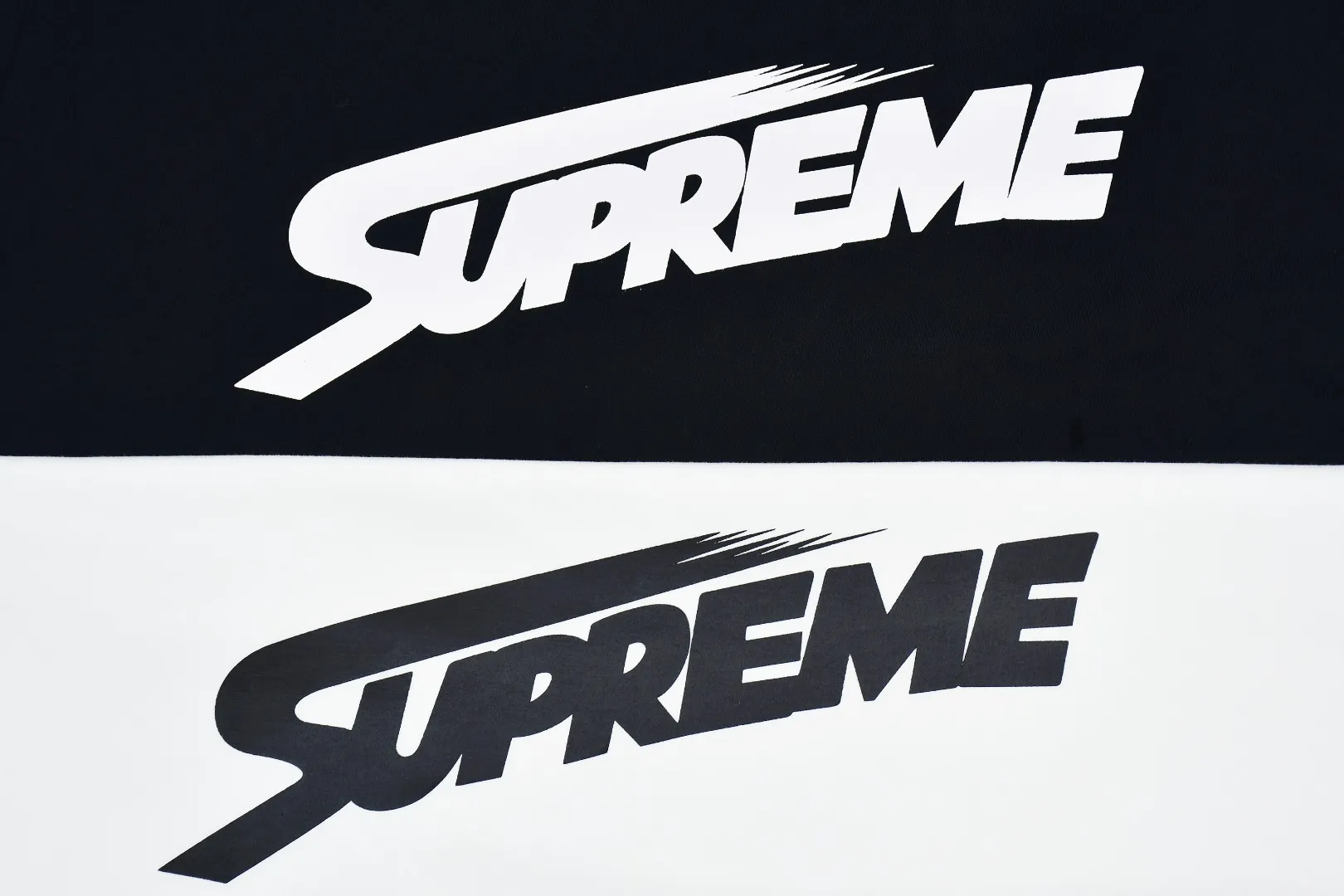 S322💰p130 Supreme 24ss Mont Blanc short-sleeved T-shirt. Refuse to look at pictures to make goods. Refuse to compare with wrong versions. Use cylindrical seamless technology (original technology. There are no stitched bones on the side of the clothes. Key points of identification) The fabrics are all custom-woven and dyed, 280g weight, 100% cotton, cylindrical fabric. Cylindrical fabric is a knitted fabric woven with a cylinder loom. The needles are distributed in a cylindrical shape on the fuselage. The gray fabric is a large cylinder, which needs to be opened and shaped before it can be used further. There are no slits on the side of the clothes, so there is no washing label on the side of ordinary short-sleeves. There is only one collar label behind the neck. The printing uses thermosetting ink printing imported from Belgium (different from conventional heat transfer printing), also known as plastic ink, or self-adhesive ink. Its ingredients are: mainly composed of polyvinyl chloride (PVC) and phthalates. PVC and phthalates, solid color The thermosetting ink is composed of a mixture of agents, stabilizers, and thickeners. It is not the digital direct printing marketed on the market. The printing texture of thermosetting ink cannot be achieved by digital direct printing. The collar label has a watermark anti-counterfeiting effect, a real anti-counterfeiting layer, a version with a high probability of passing the inspection, and the original packaging picture has a high probability of passing the test. Size：S-XL