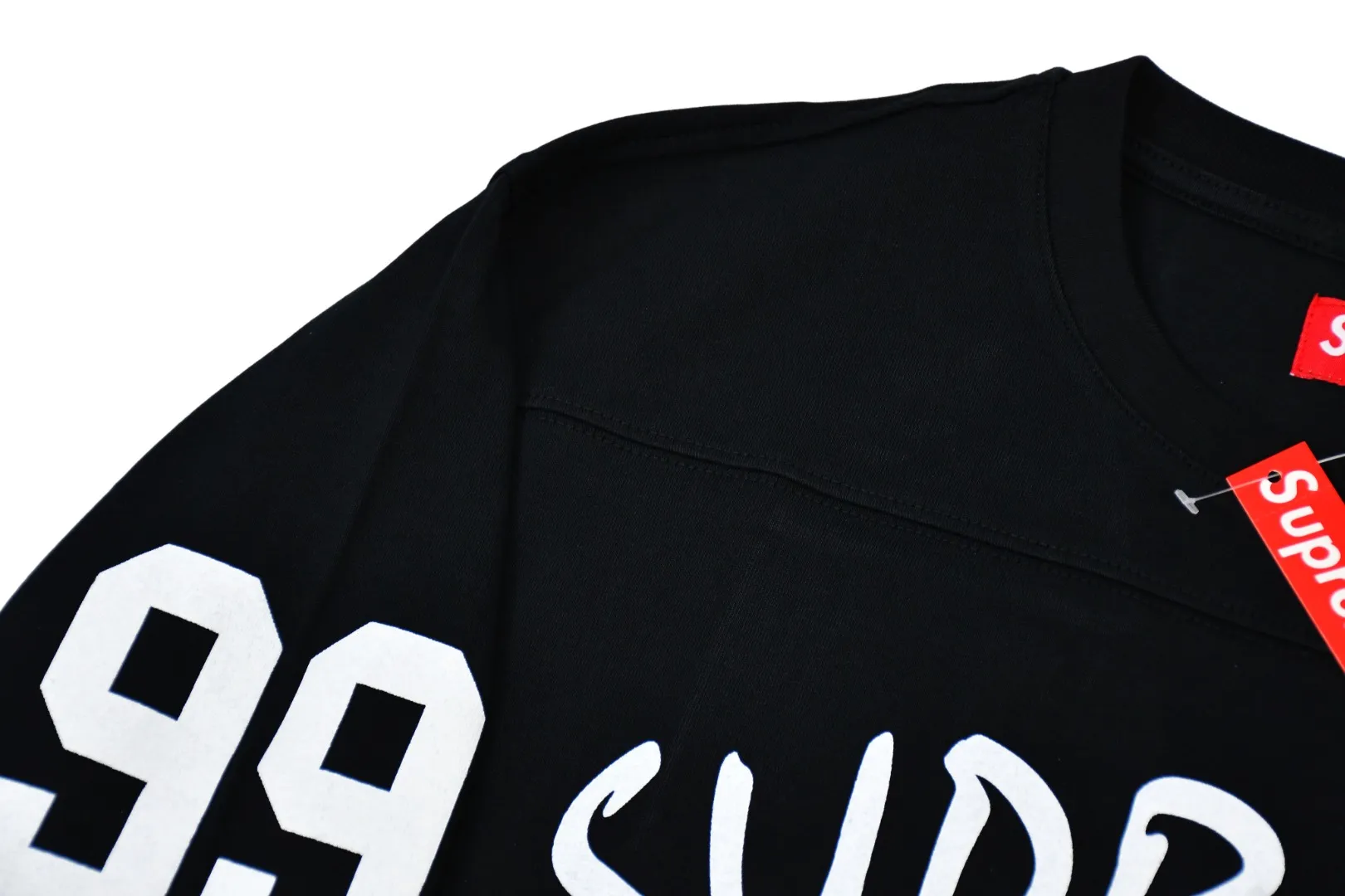 🅿️240 S261 top version Supreme 24ss 99 L/S FOOTBALL TOP 198 printed long sleeves ZP test custom-woven and dyed pure cotton 320g fabric Printing uses thermoset ink printing, also known as plastic ink, or self-adhesive ink. Its ingredients are: mainly composed of polyvinyl chloride (PVC) and phthalates. PVC and phthalates, color fixing agents, stabilizers, and thickeners are mixed to form thermoset ink. It is not the digital direct printing advertised on the market. The printing texture of thermoset ink is unachievable by digital direct printing. Customized ZP co-branding Main label/wash water label/tag/packaging bag (equipped with extra large thickened handbag) There is a probability of passing the inspection version, and the original packaging picture has a high probability of passing. Size: S-XL