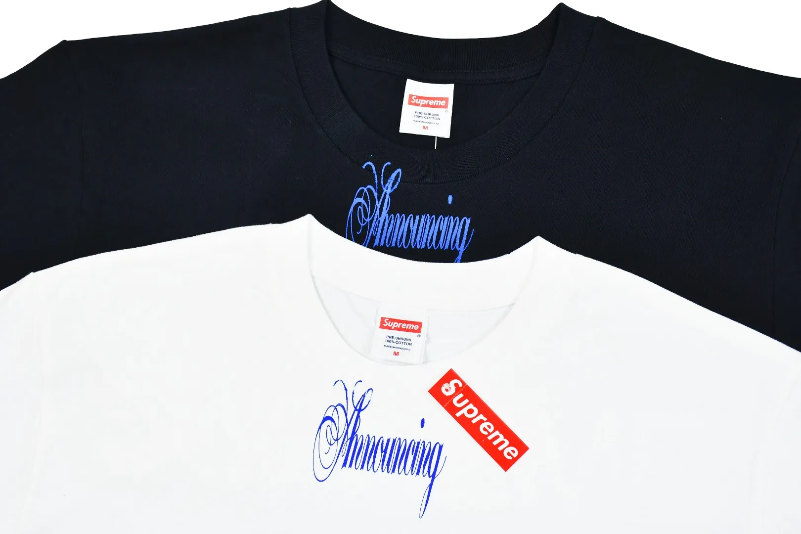 🅿️140 S193 top version Supreme 25ss Announcing Love Logo printed short-sleeved T-shirt. Refuse to look at pictures to make products. Refuse to compare wrong versions. Use cylindrical seamless technology (original technology, there are no stitched bones on the side of the clothes, the key point of identification) The fabrics are all custom-woven and dyed, 280g weight, 100% cotton, cylindrical fabric. Cylindrical fabric is a knitted fabric woven with a cylinder loom. The needles are distributed in a cylindrical shape on the fuselage. The gray fabric is a large cylinder, which needs to be opened and shaped before it can be used further. There are no slits on the side of the clothes, so there is no washing label on the side of ordinary short-sleeves. There is only one collar label behind the neck. The printing uses heat-setting ink printing imported from Belgium (different from conventional heat transfer printing on the market), also known as plastic ink, or self-adhesive ink. Its ingredients: mainly composed of polyvinyl chloride (PVC) and phthalates, including PVC, phthalates, and color fixing agents. , stabilizer, and thickener are mixed to form thermoset ink, which is not the digital direct printing marketed on the market. The printing texture of thermoset ink cannot be achieved by digital direct printing. The new triple collar label has a watermark anti-counterfeiting effect, a real anti-counterfeiting layer, and has a high probability of passing the approved version. The original packaging picture has a high probability of passing Size：S-XL