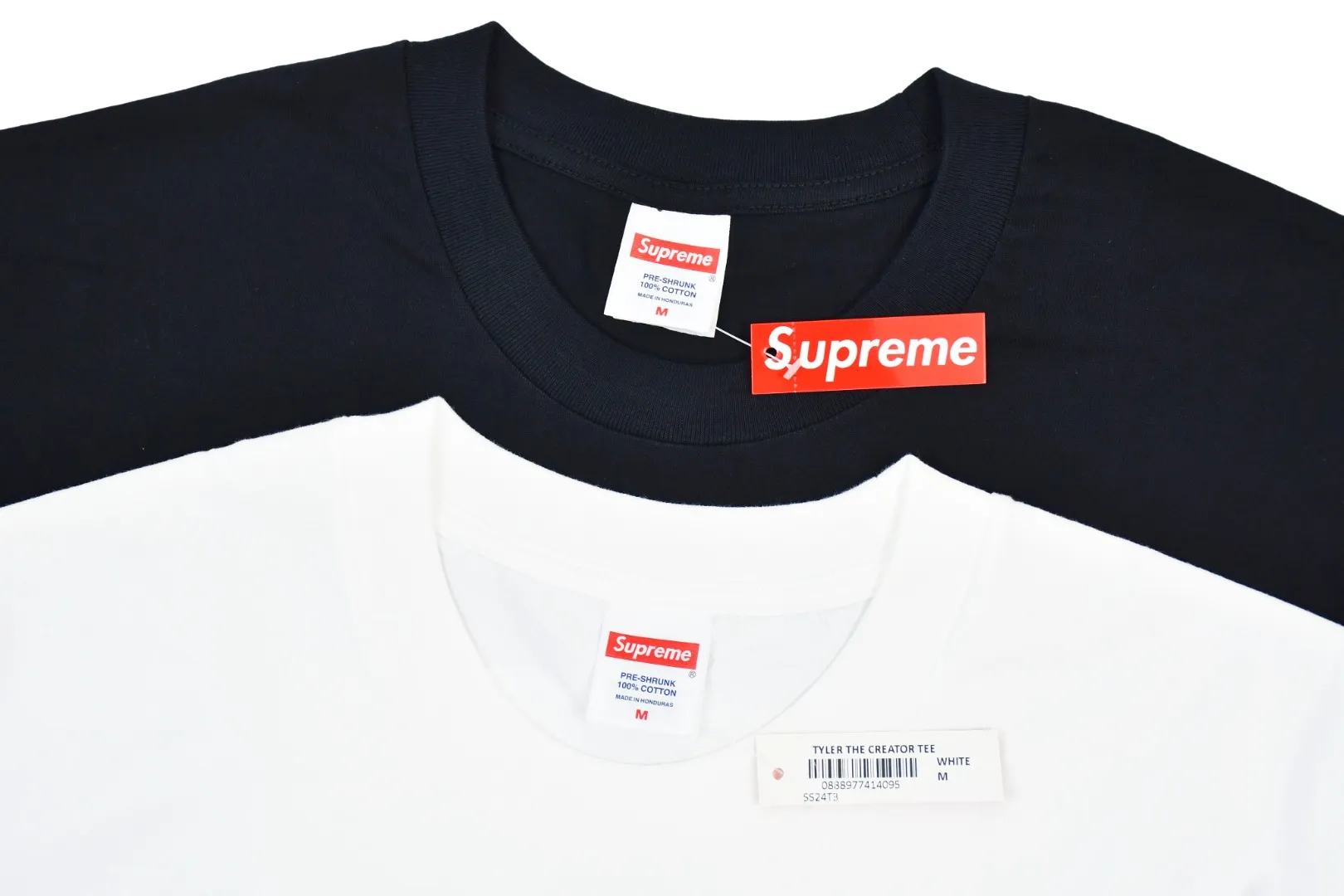 🅿️126 S189 top version Supreme 24FW letter spray-painted graffiti printed short-sleeved T-shirt. Refuse to look at pictures to make goods. Refuse to compare wrong versions. Use cylindrical seamless process (original process, there is no stitching bone on the side of the clothes, identification key point) The fabrics are all custom-woven and dyed, 280g weight, 100% cotton, cylindrical fabric. Cylindrical fabric is a knitted fabric woven with a cylinder loom. The needles are distributed in a cylindrical shape on the fuselage. The gray fabric is a large cylinder, which needs to be opened and shaped before it can be used further. There are no slits on the side of the clothes, so there is no washing label on the side of ordinary short-sleeves. There is only one collar label behind the neck. The printing uses thermosetting ink printing imported from Belgium (different from conventional thermal transfer printing), also known as plastic ink, or self-adhesive ink. Its ingredients are: mainly composed of polyvinyl chloride (PVC) and phthalates, including PVC and phthalates, fixing agents, Stabilizers and thickeners are mixed to form thermosetting ink, which is not the digital direct printing advertised on the market. The printing texture of thermosetting ink is unachievable by digital direct printing. The new triple collar label has a watermark anti-counterfeiting effect, a real anti-counterfeiting layer, a version with a high probability of passing the inspection, and the original packaging picture has a high probability of passing the test. Size��S-XL