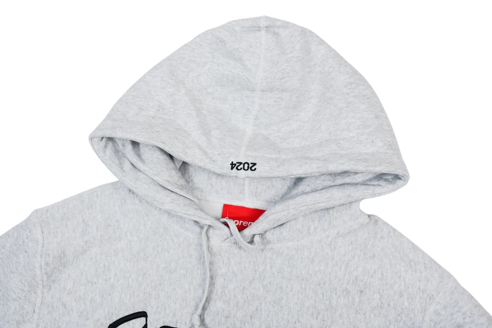 S524💰p330 Top version Supreme 24FW Futura Future slogan Hooded Sweatshirt Hooded sweatshirt Hooded fleece sweatshirt For those of us who focus on top Supreme, the cross sweatshirt is naturally available. ZP purchase and pattern making operation 1. Fabric: ZP testing, custom weaving and dyeing, pure cotton 460G plus fleece main fabric, horizontal cutting, side stitching 520G 2X2 thread 2. Embroidery: The embroidery equipment is operated by BEHRINGER BEKS-Y924 machine (a level higher than Tajima embroidery machine). The embroidery thickness, saturation and size are all consistent. 3. Sewing process: The whole garment adopts four-needle and six-thread boneless splicing technology in twelve places. Processed by a senior foreign trade factory (ordinary factories cannot do it). 4. Hem and cuffs: all use 520G inelastic thread. (Low-end products use elastic threads to cause the hem and cuffs to appear wavy) 5. Customized ZP main label/wash water label/hangtag/packaging bag (equipped with an extra-large thickened handbag) Size: S~XL