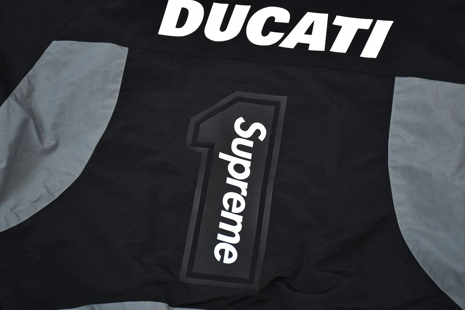 🅿️640 S251 Supreme 24ss Ducati Ducati co-branded Track Jacket racing uniform school uniform jacket - Color: Black White - Size: S M L XL Customized full set of accessories/YKK metal zipper/Customized hardware/Three standards