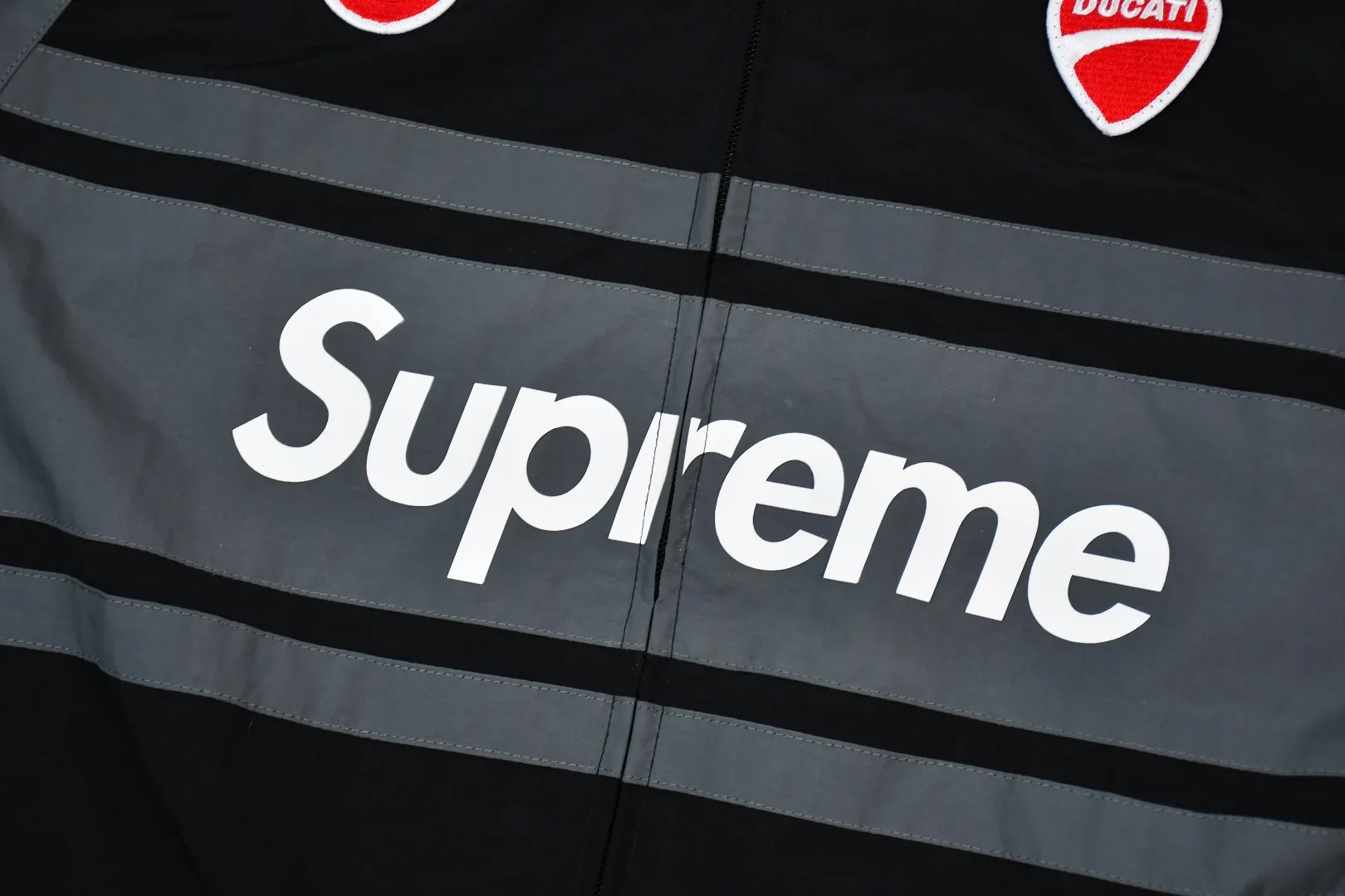 🅿️640 S251 Supreme 24ss Ducati Ducati co-branded Track Jacket racing uniform school uniform jacket - Color: Black White - Size: S M L XL Customized full set of accessories/YKK metal zipper/Customized hardware/Three standards