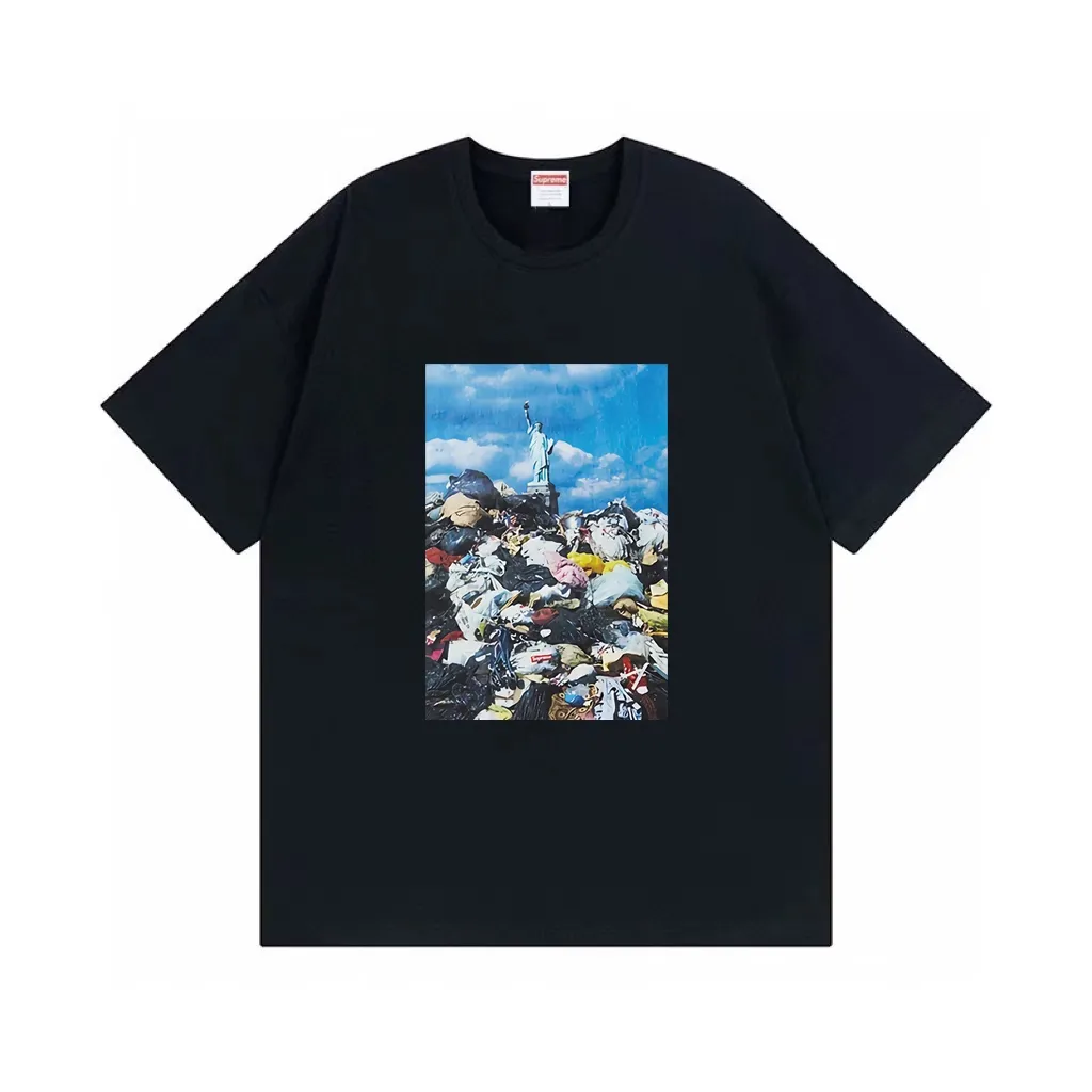 #S123 p110💰 SupremeFW22Week1Trash Tee landscape pattern printing, loose fit, using 260 grams of combed cotton double yarn, all three standards from fabrics to accessories are in compliance with ZP. Imported Matsui Company slurry printing will never crack. The whole piece adopts three-needle five-thread technology. The neckline-shoulder seam-sleeve seam is double-lined, which looks more three-dimensional and textured. The same process as the original version, classic version Feel free to compare zp. The whole piece adopts three-needle five-thread craftsmanship (neckline-shoulder seam-sleeve seam double thread, which looks more three-dimensional and textured). It has the same craftsmanship as the original original, classic version. Color: white, black, orange, gray. Size: S M L XL XXL