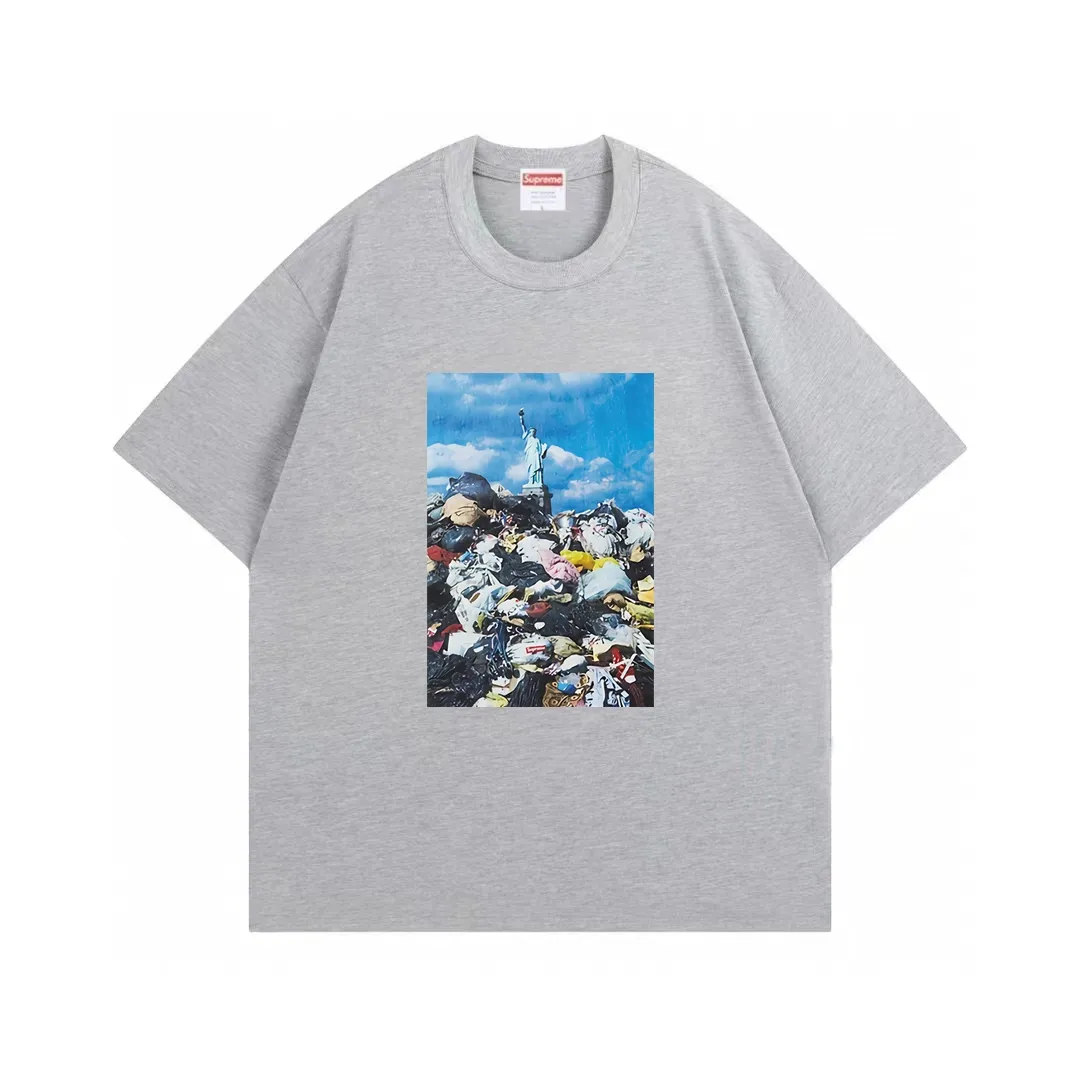 #S123 p110💰 SupremeFW22Week1Trash Tee landscape pattern printing, loose fit, using 260 grams of combed cotton double yarn, all three standards from fabrics to accessories are in compliance with ZP. Imported Matsui Company slurry printing will never crack. The whole piece adopts three-needle five-thread technology. The neckline-shoulder seam-sleeve seam is double-lined, which looks more three-dimensional and textured. The same process as the original version, classic version Feel free to compare zp. The whole piece adopts three-needle five-thread craftsmanship (neckline-shoulder seam-sleeve seam double thread, which looks more three-dimensional and textured). It has the same craftsmanship as the original original, classic version. Color: white, black, orange, gray. Size: S M L XL XXL